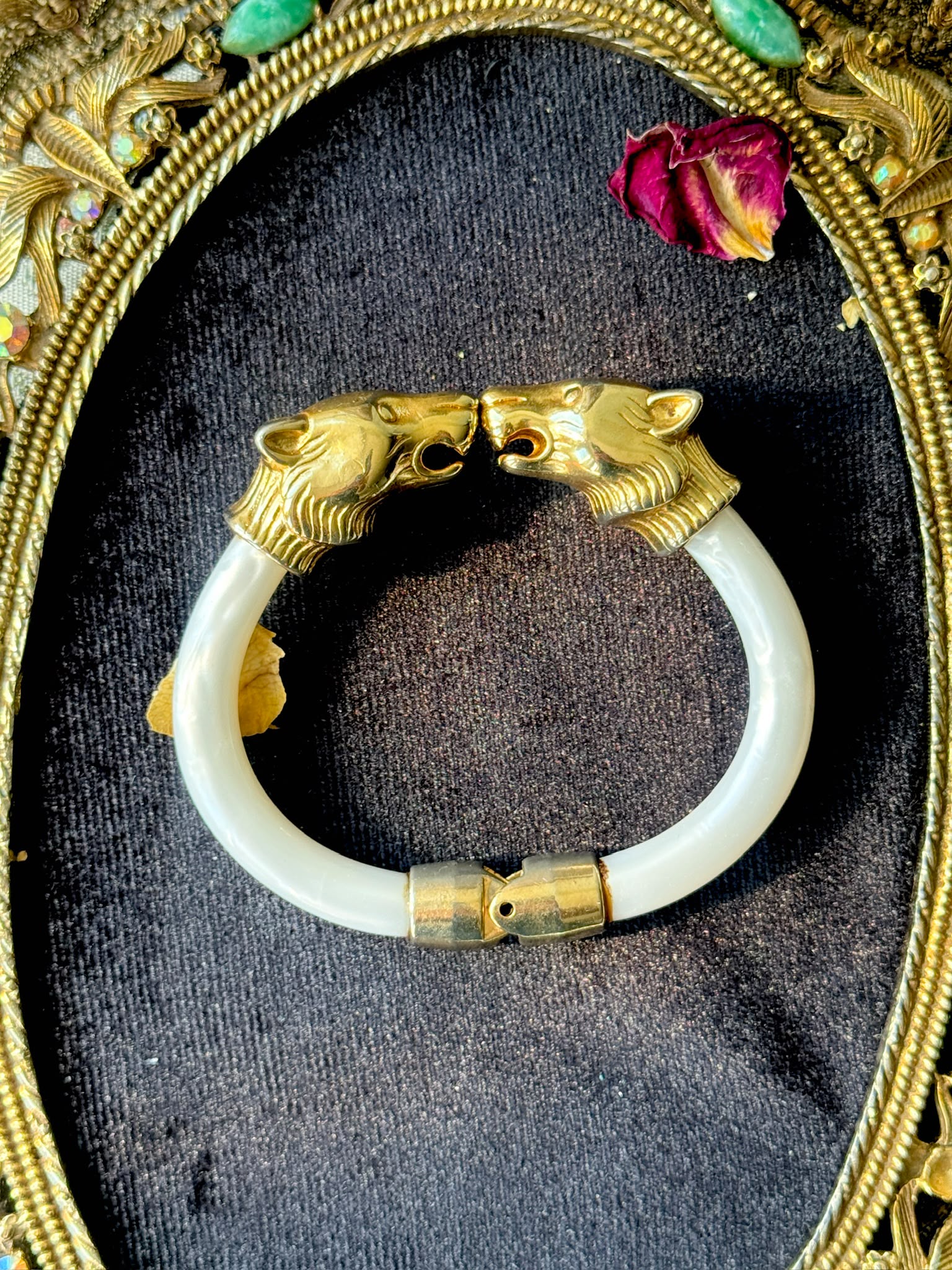 C.a. 1980s Leopard Or Panther Pearlized Resin Bracelet / Bangle (MT2679)