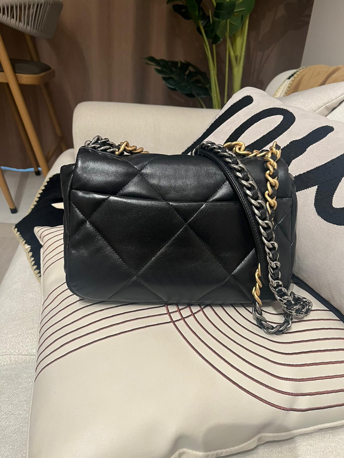 Chanel 19 Small AS1160 100%Authentic, 98%New ✅晶片✅Dust bag✅Box