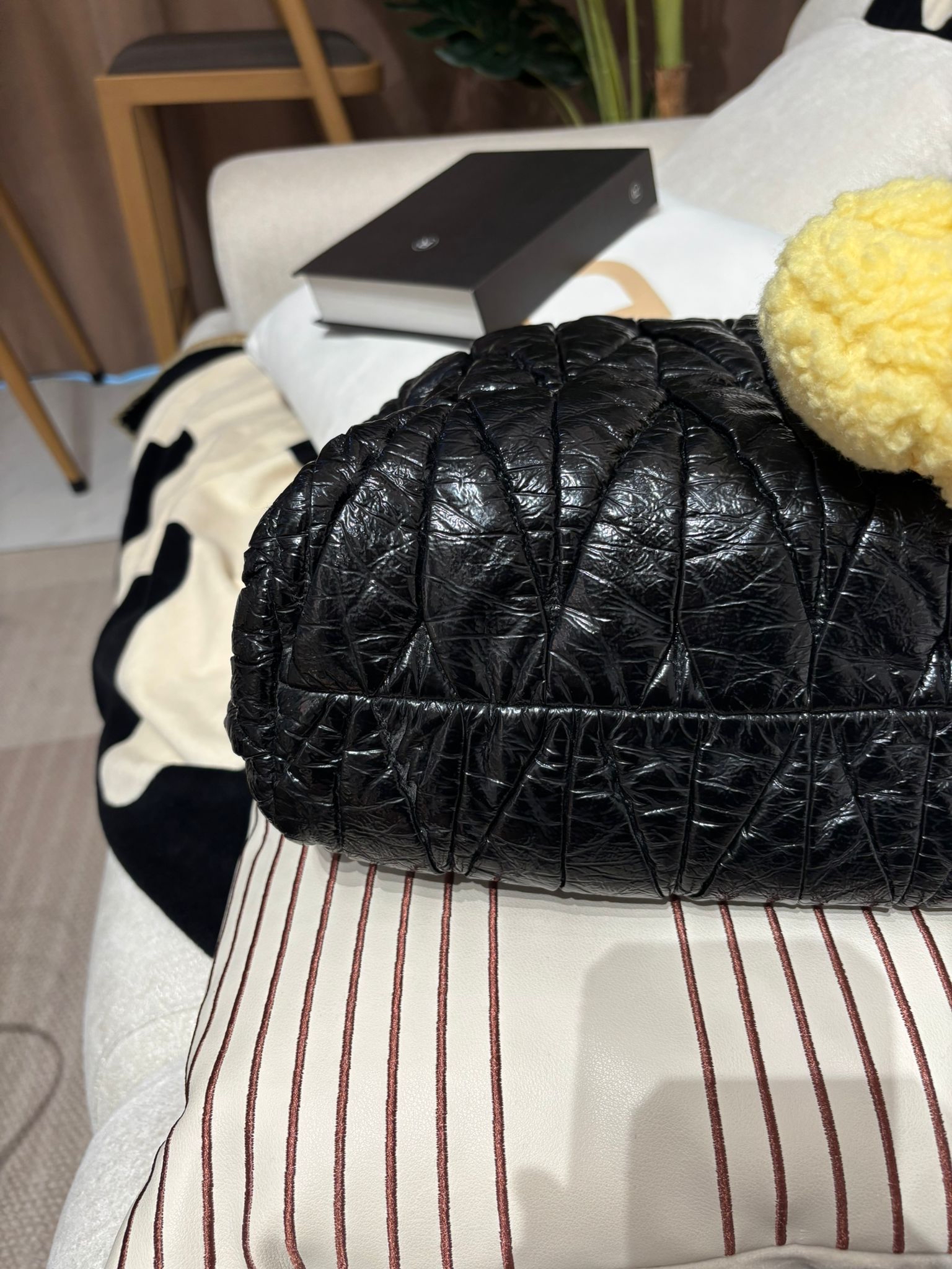 Miu Miu Shoulder Bag 100%Authentic, 98%New