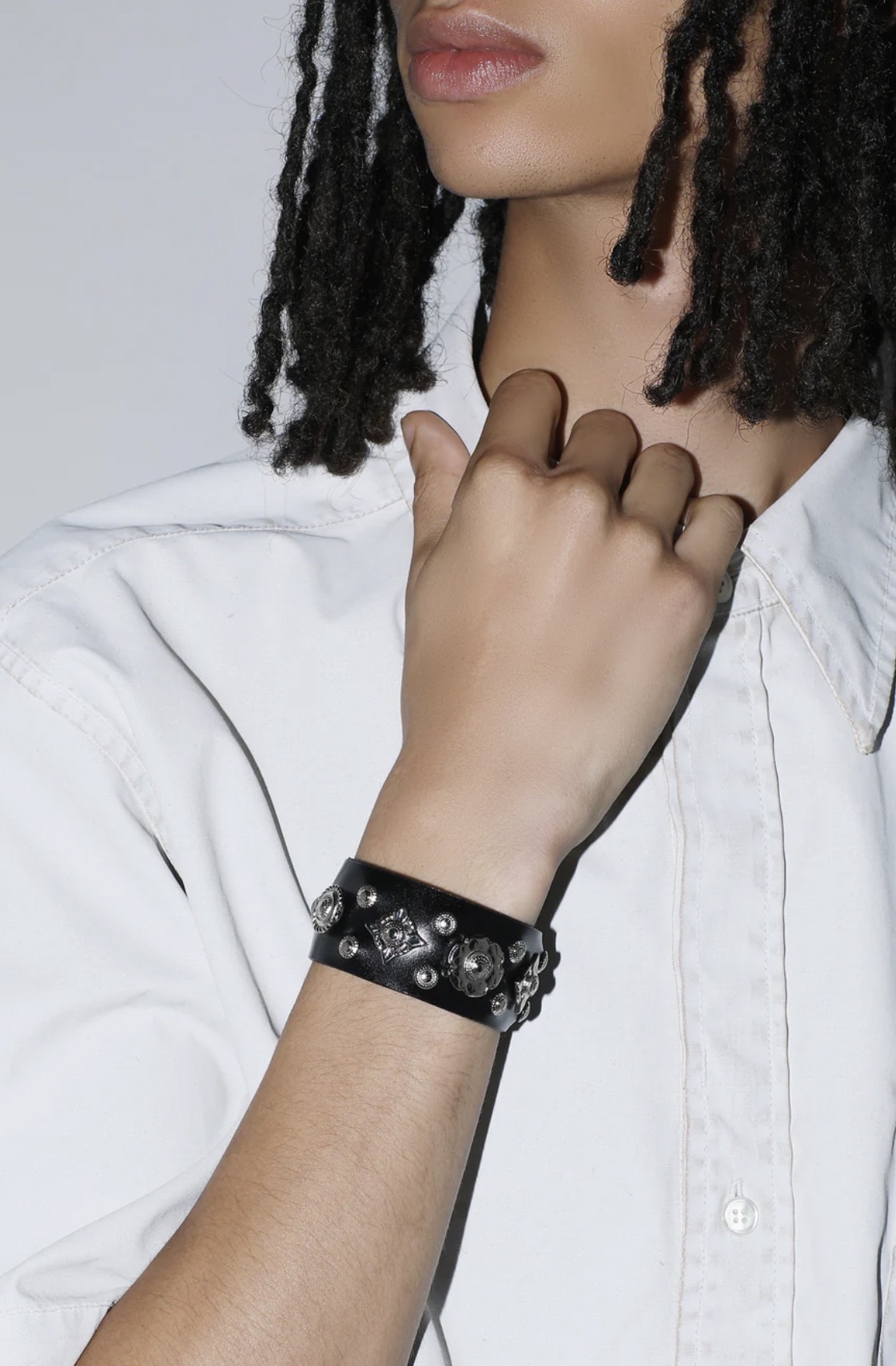 Toga LEATHER ROLL BANGLE