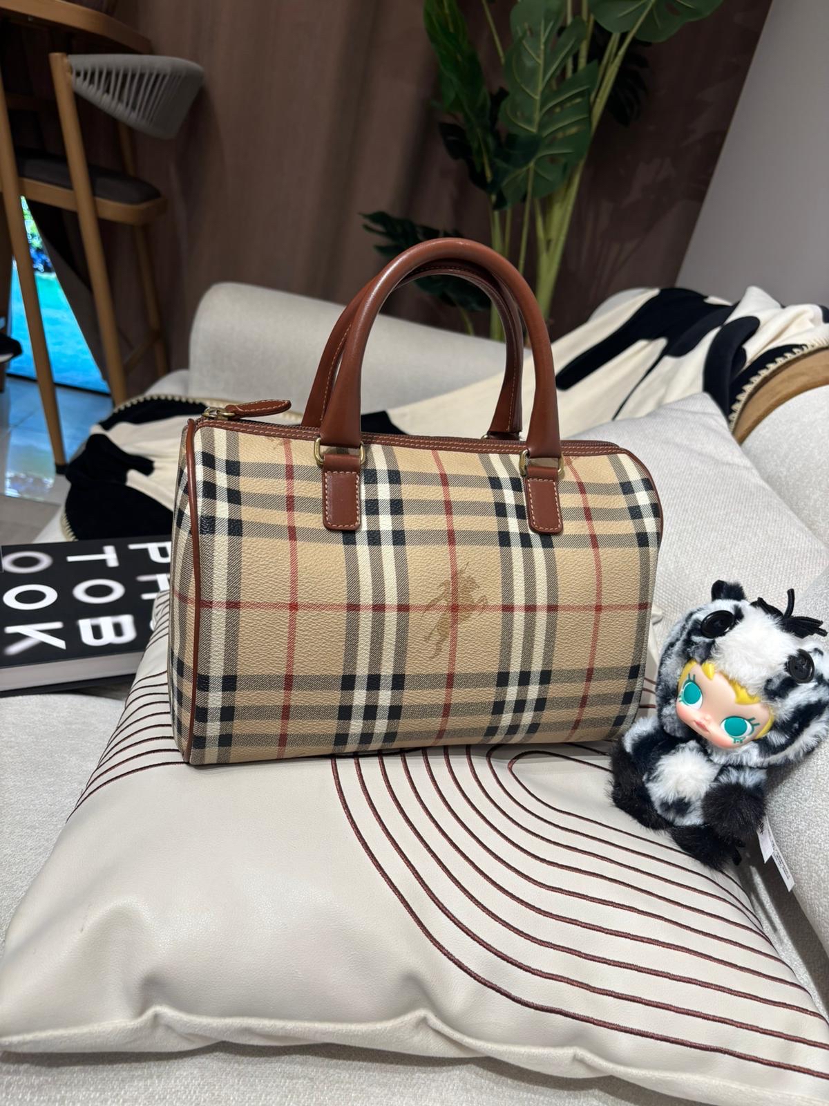 Burberry Boston bag ,100%Authentic ,95%new 