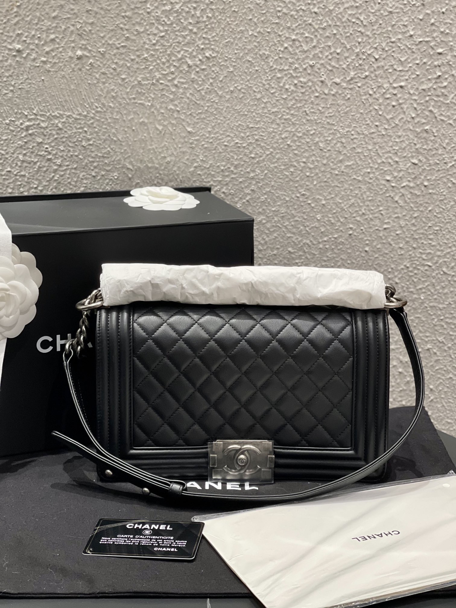 Unsed item boy chanel calf skin 26032701