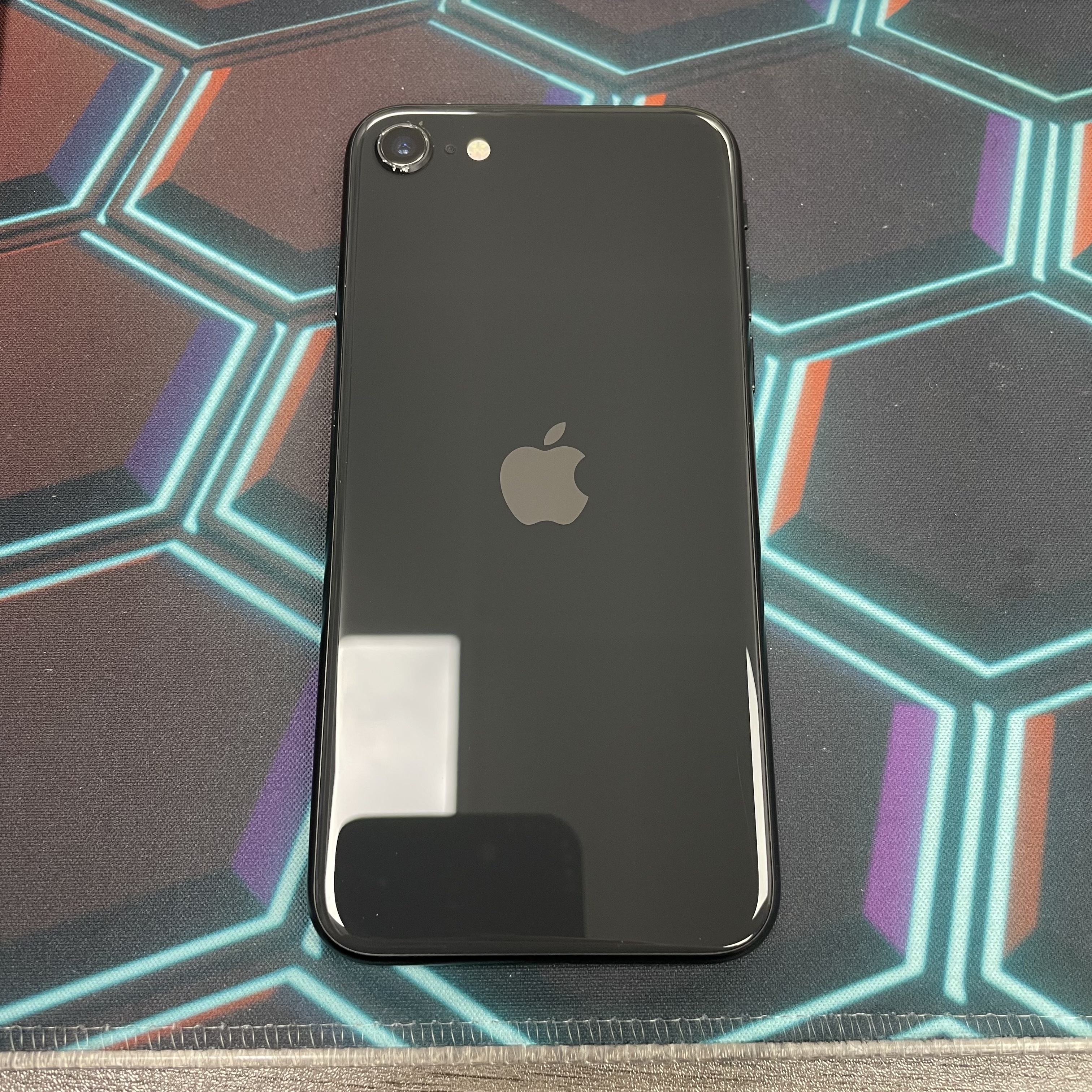 *7001 SE 2 勁靚機 128GB 電74 黑色 black