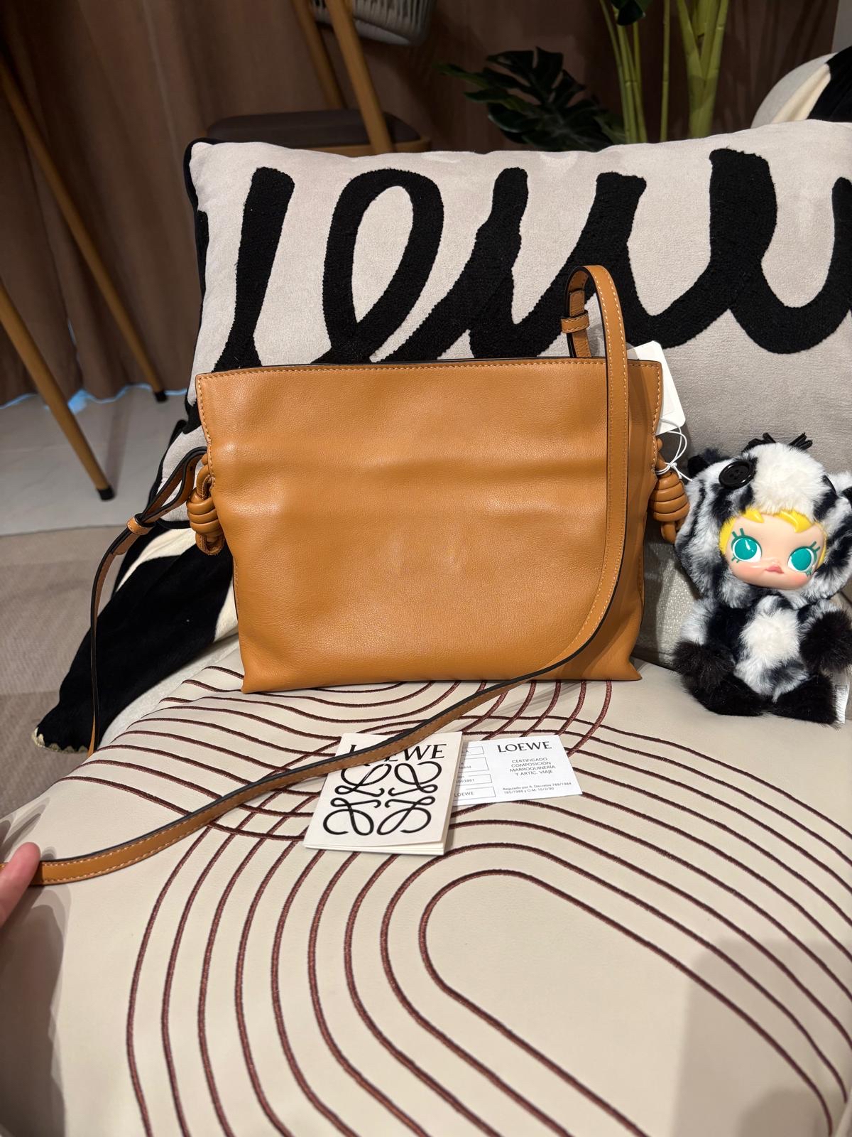 Loewe Flamenco Warm Desert Calfskin 100%Authentic, 98%New ✅Tap Booklet✅Dust bag