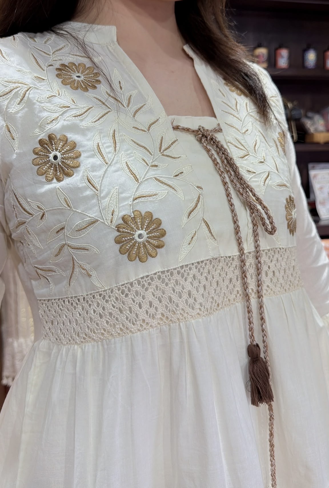 2884 Beige with Flower Emb Sleeve short OP