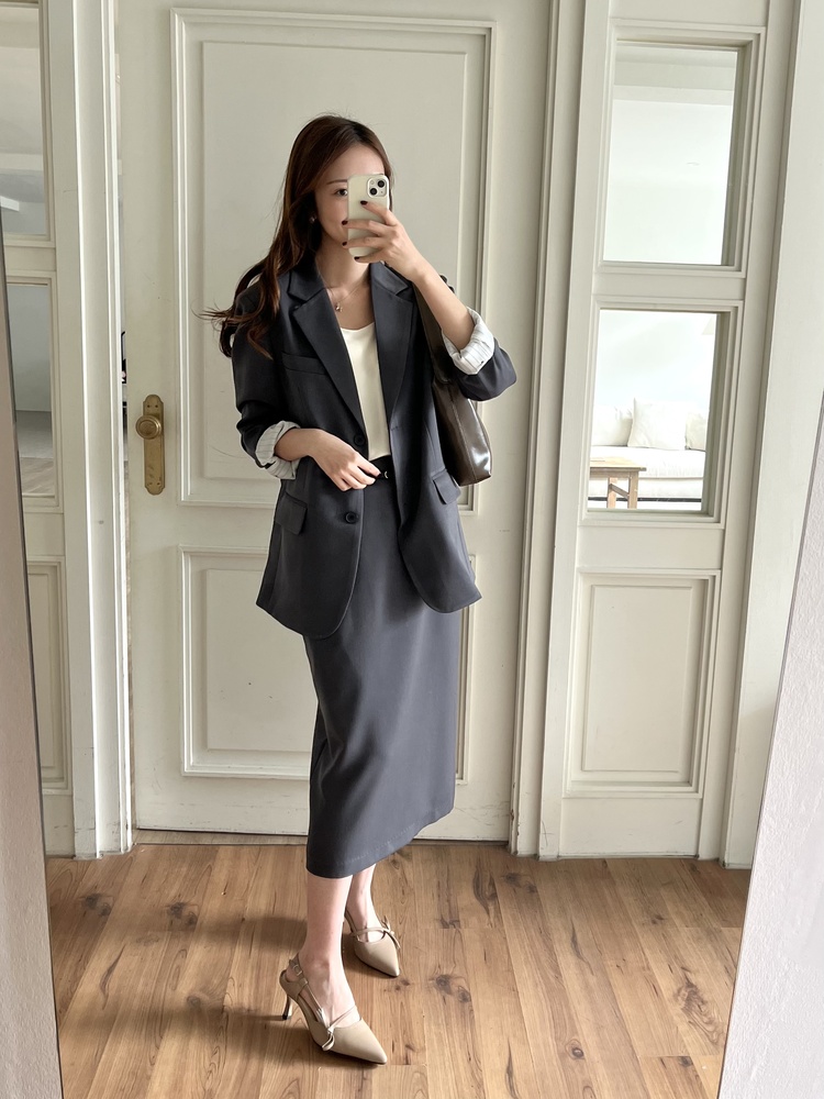 Atelier Relaxed Blazer (Charcoal)