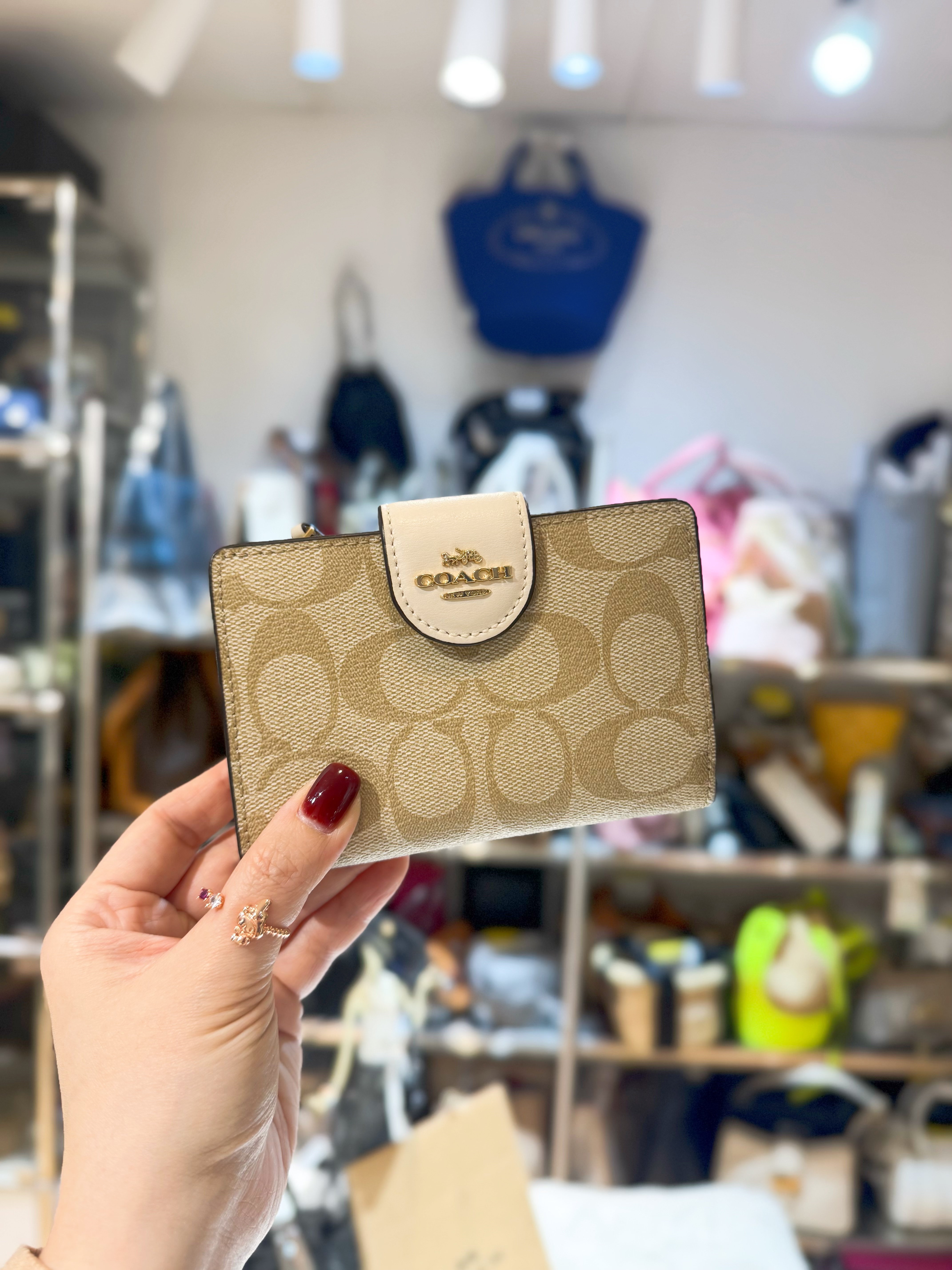 Coach medium wallet white/m/w