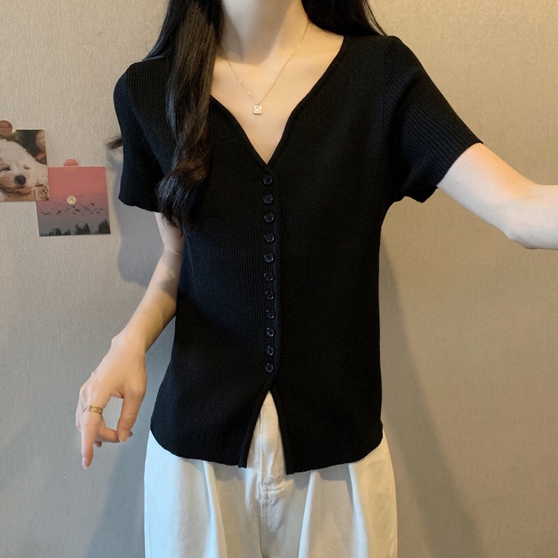 B249(1040) 韩版洋气前排黑小钮设计感下摆开角黑针织上衣
