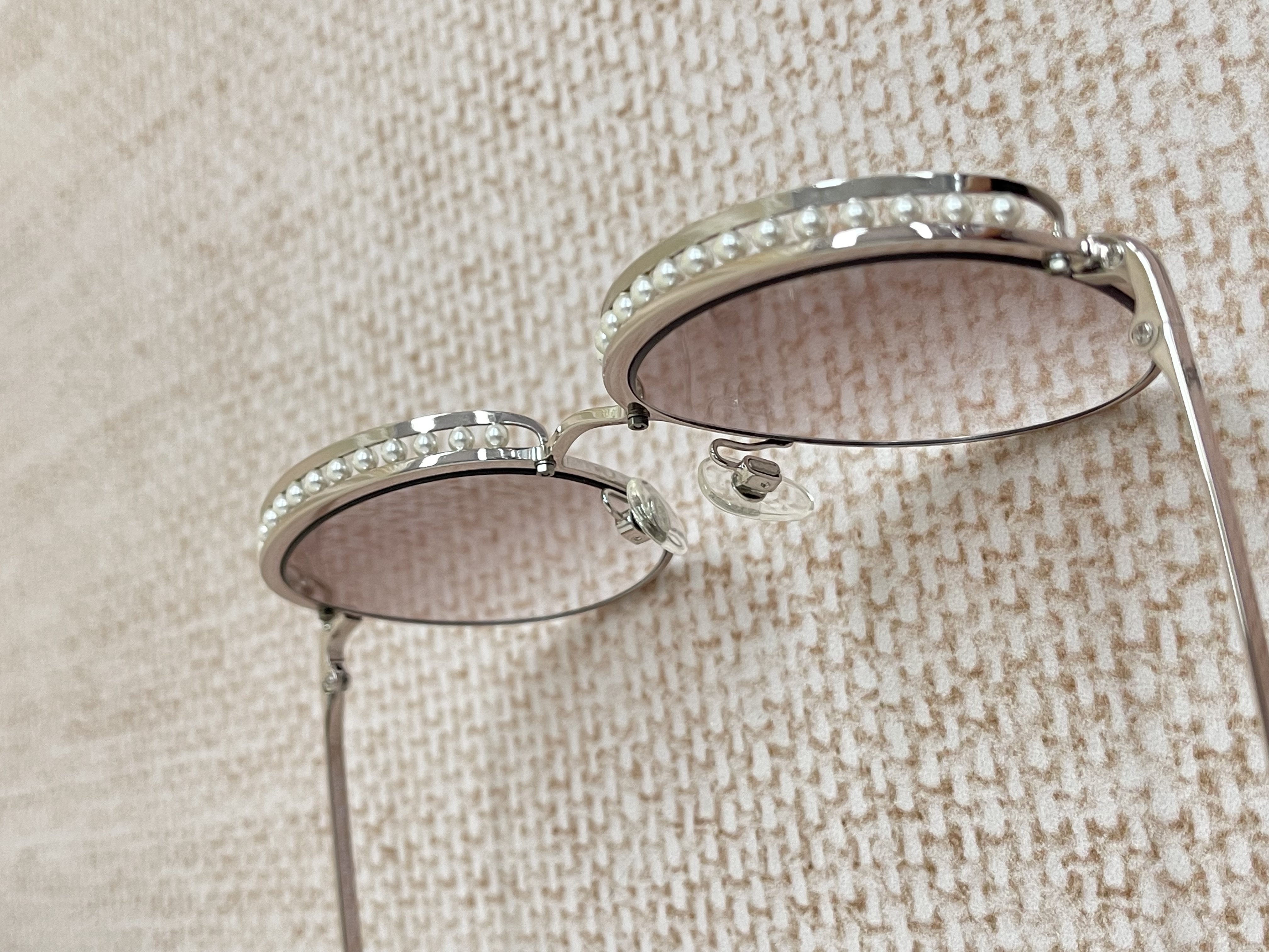 Pre-owned Chanel Sunglasses with Pearl/ Product Code: 26031208