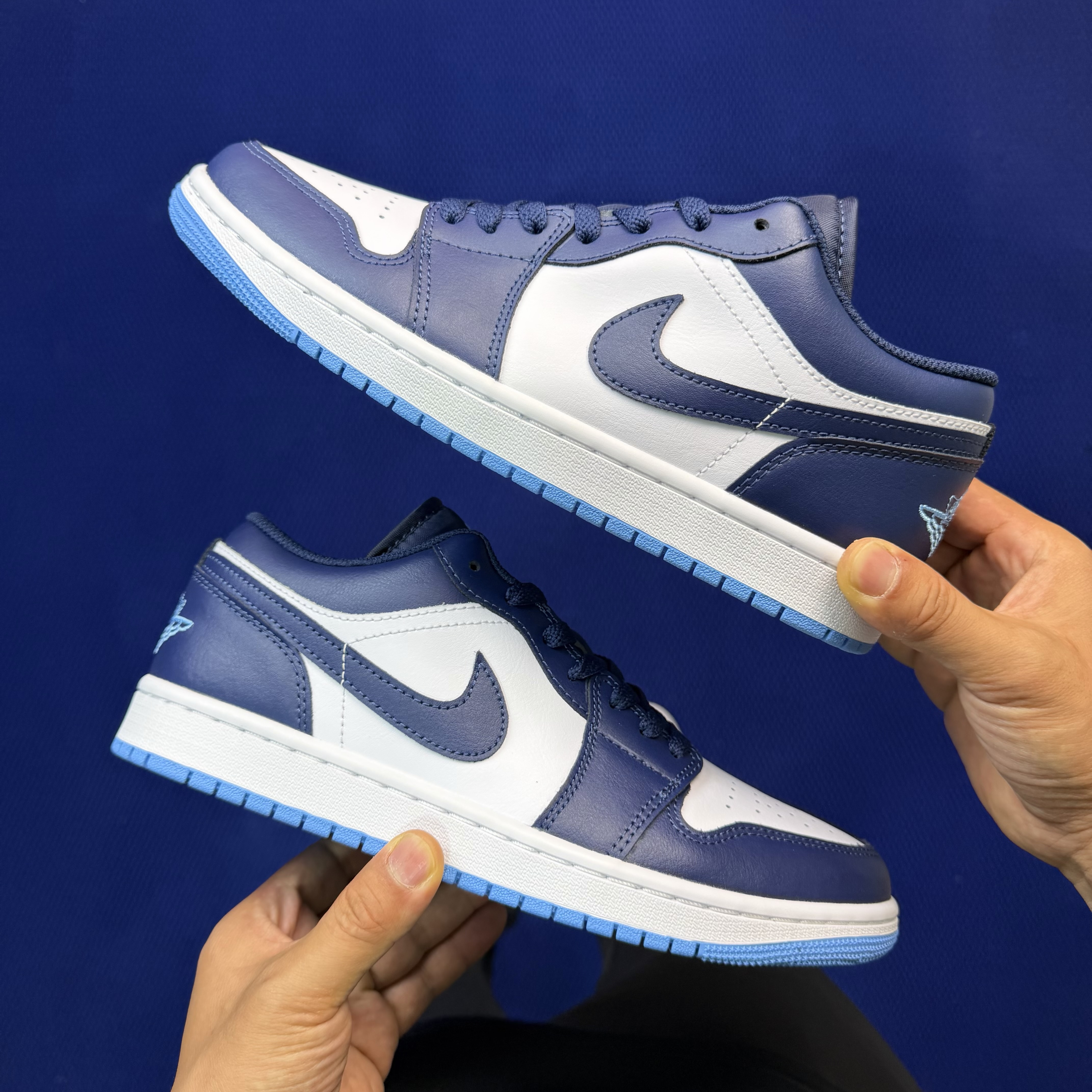 Nike Air Jordan 1 Low 553558-404
