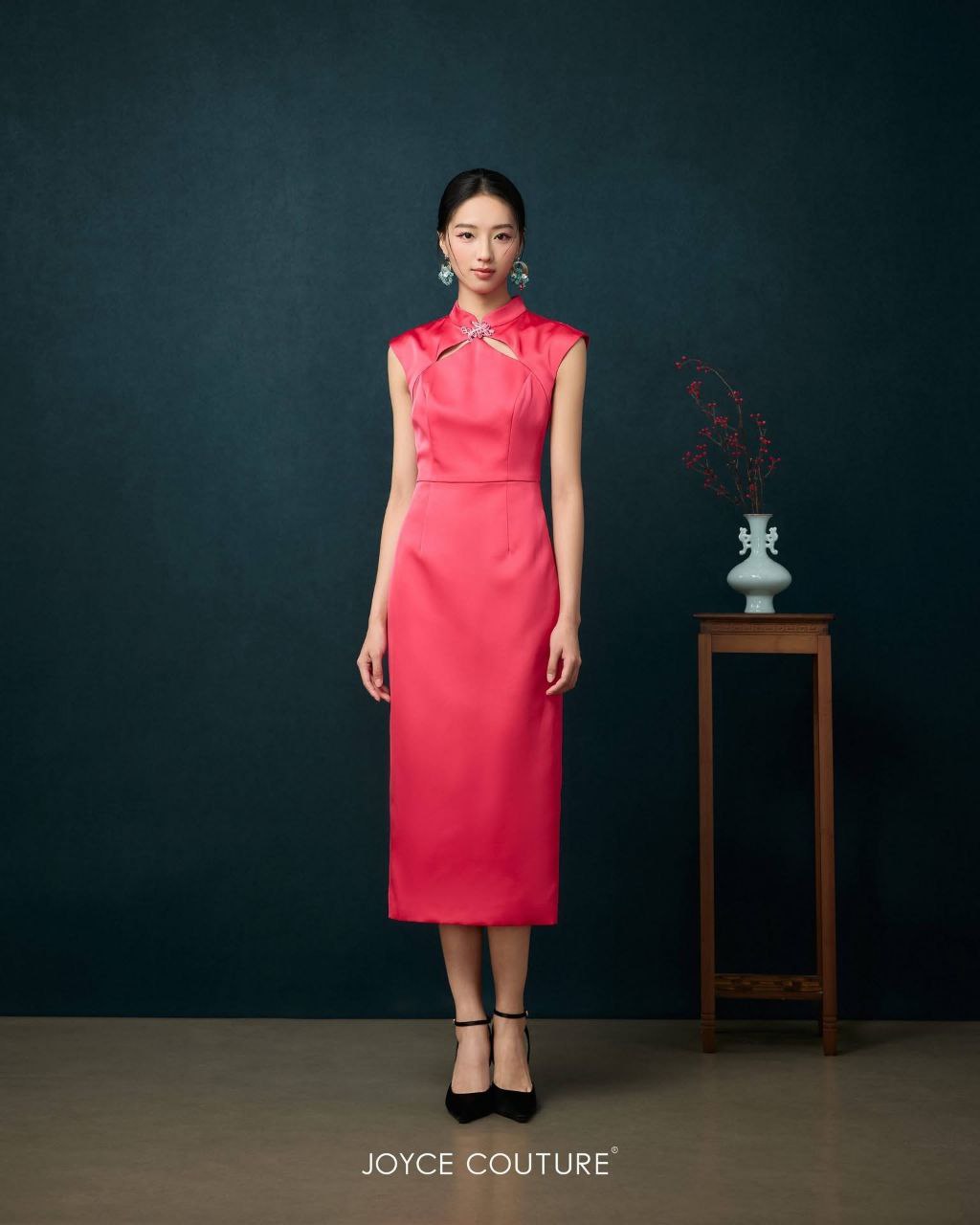 现代旗袍后开叉 D0365