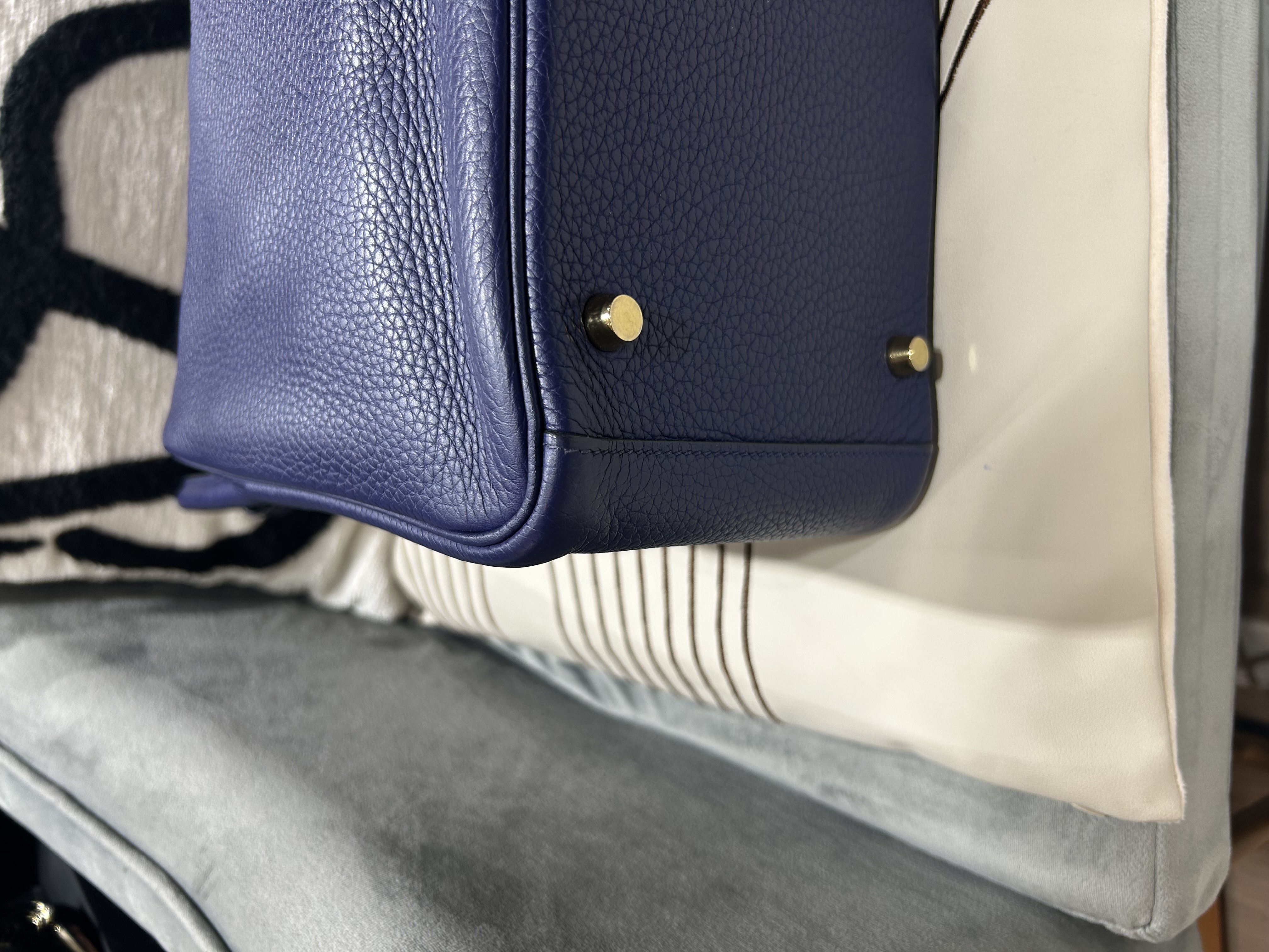 Hermes Lindy 30 墨水藍 stamp C 100%Authentic, 95%New ✅Dust bag