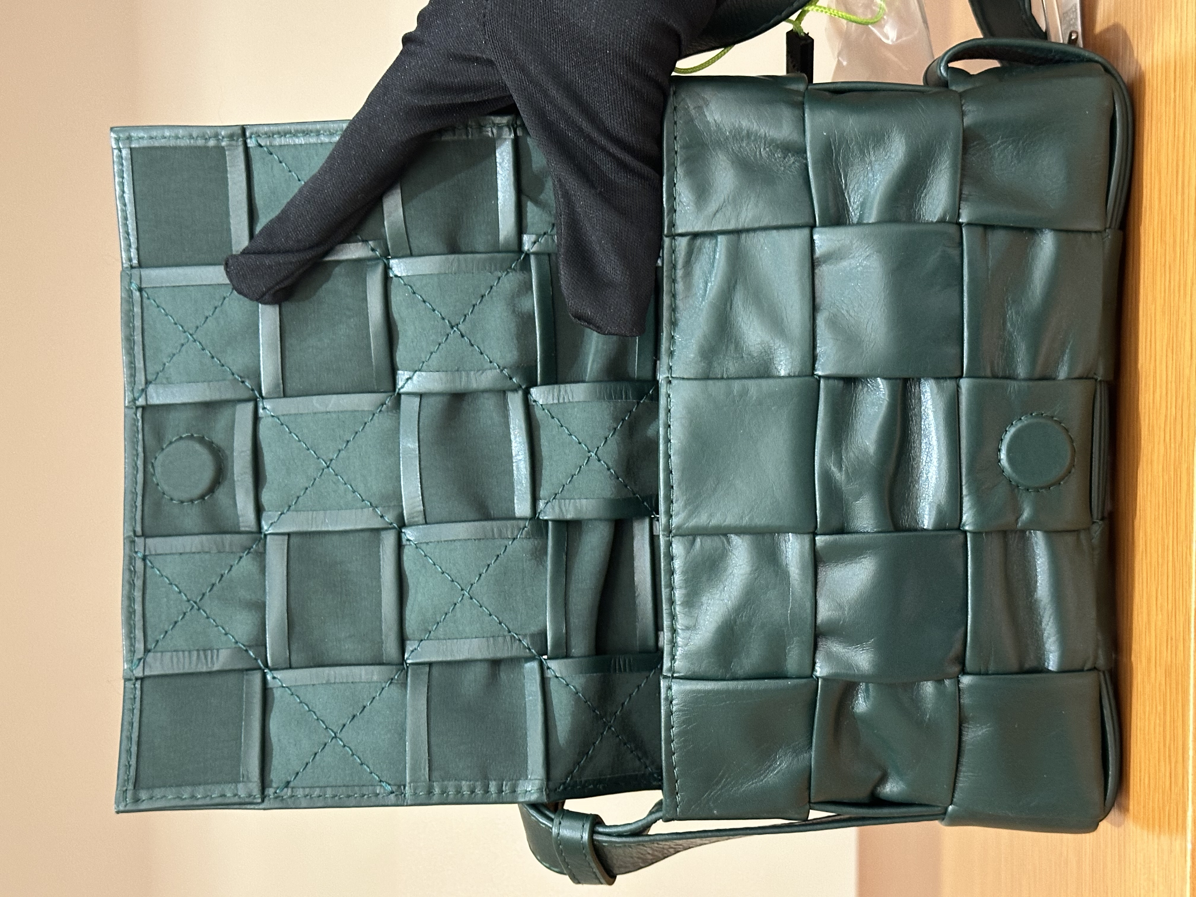 直播貨品 |  [1個-$100 2個-$300］HH32