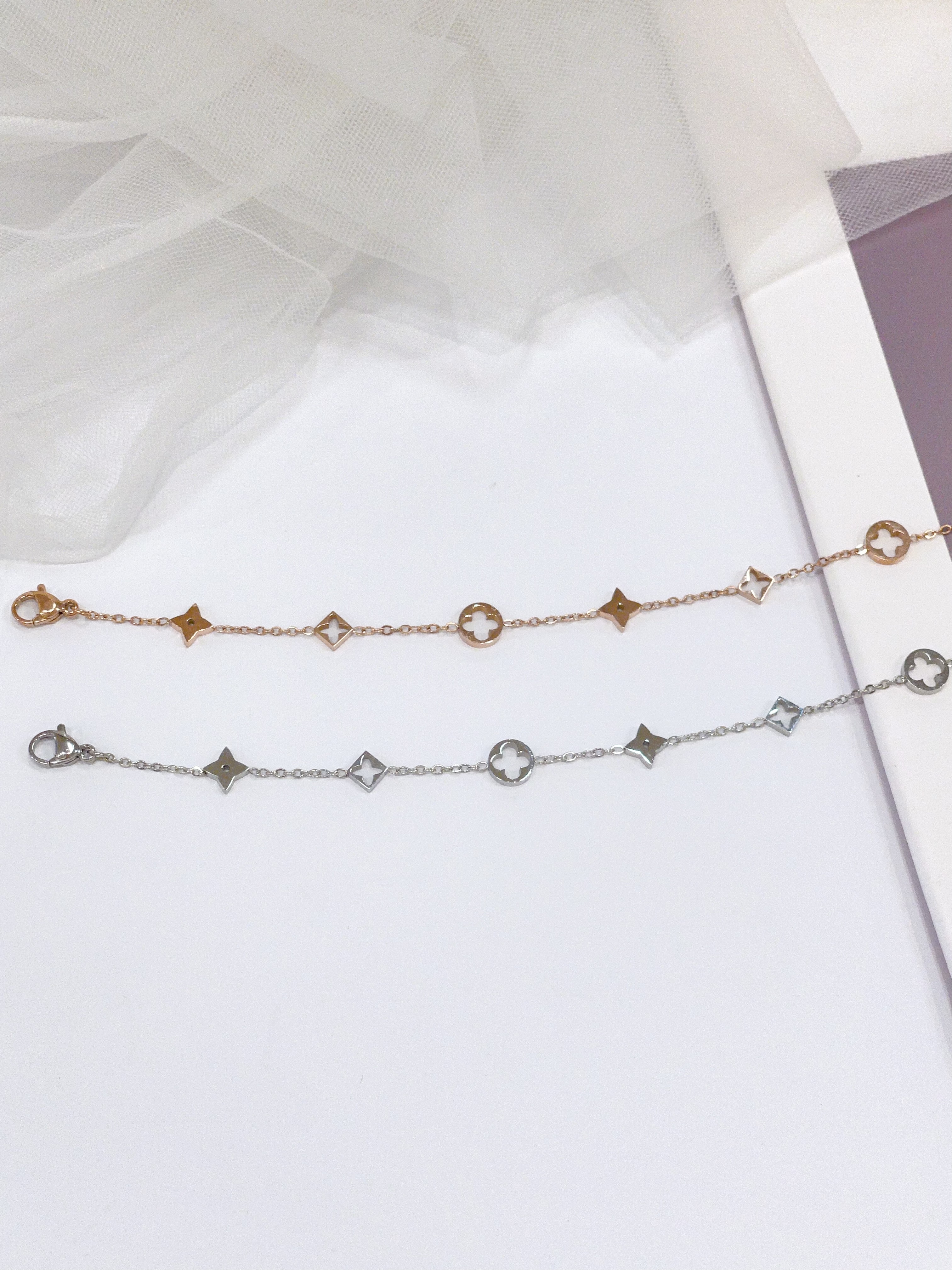 百搭镂空四叶草手链