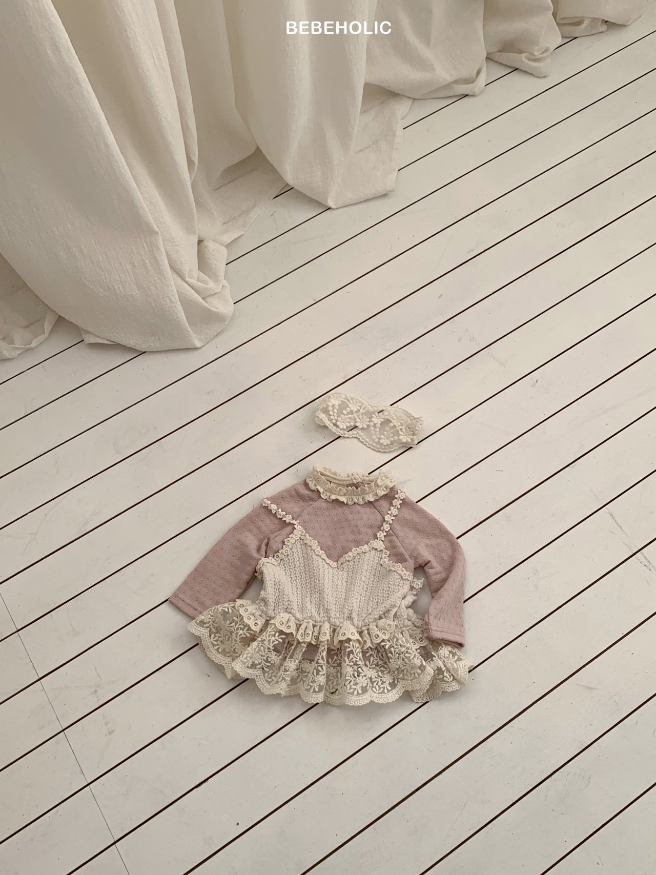 🌸預訂 韓國直送🌸🇰🇷BEBEHOLIC兩色標籤蕾絲花邊吊帶胸衣