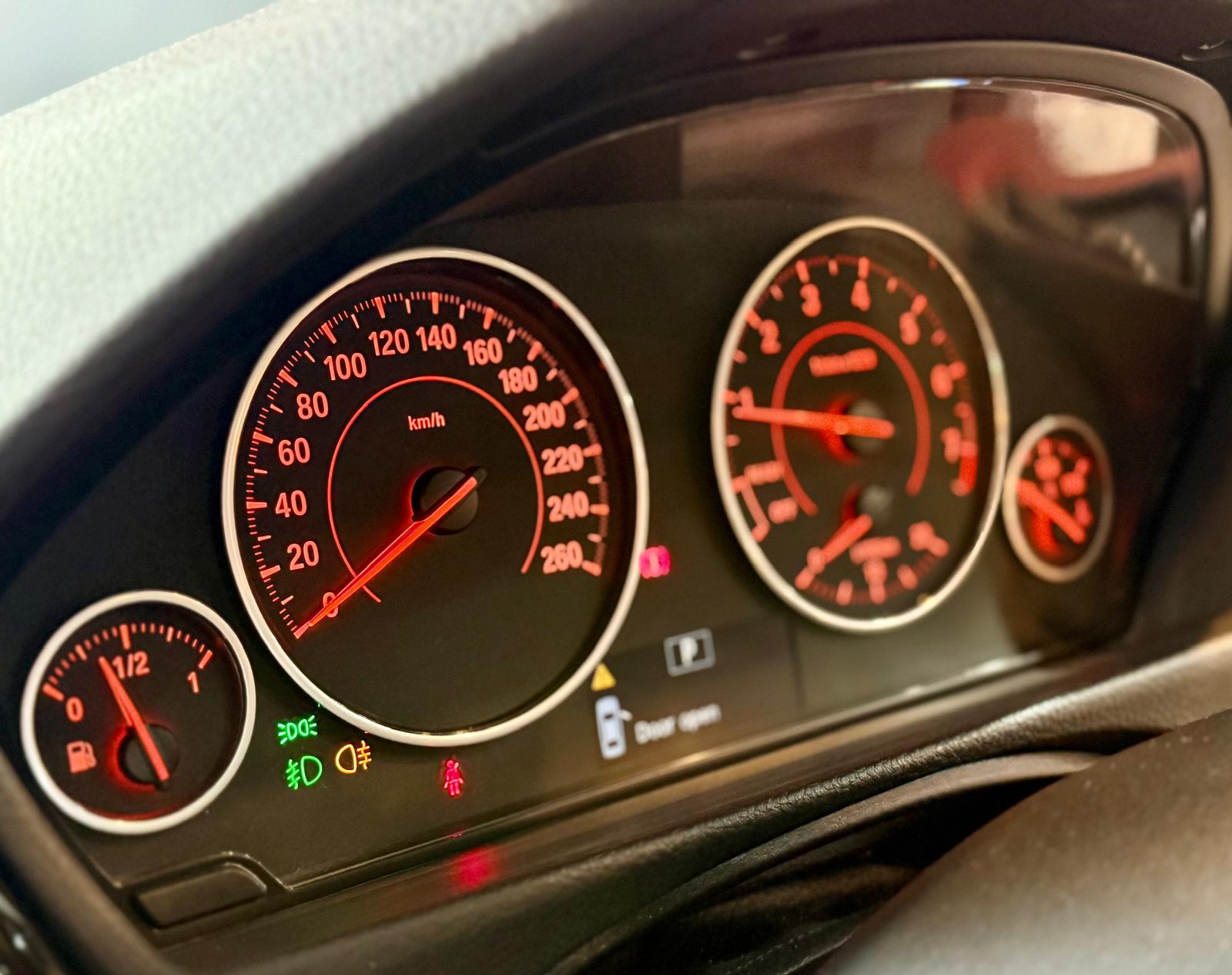 B.M.W. 328i Saloon Sport (F30) 2012