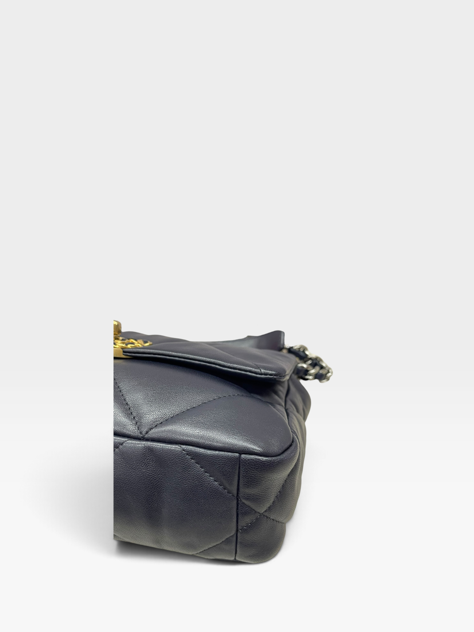 Pre-Owned CHANEL C19 Bag Navy Blue / Product Code: 092701