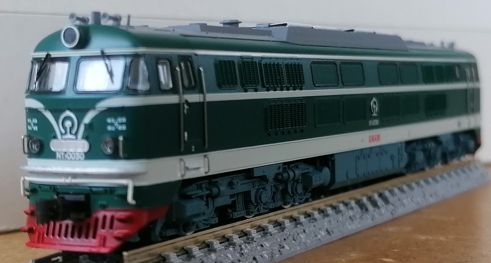 中國長嗚進口型內燃機車  NY7 綠色 N比例1：160