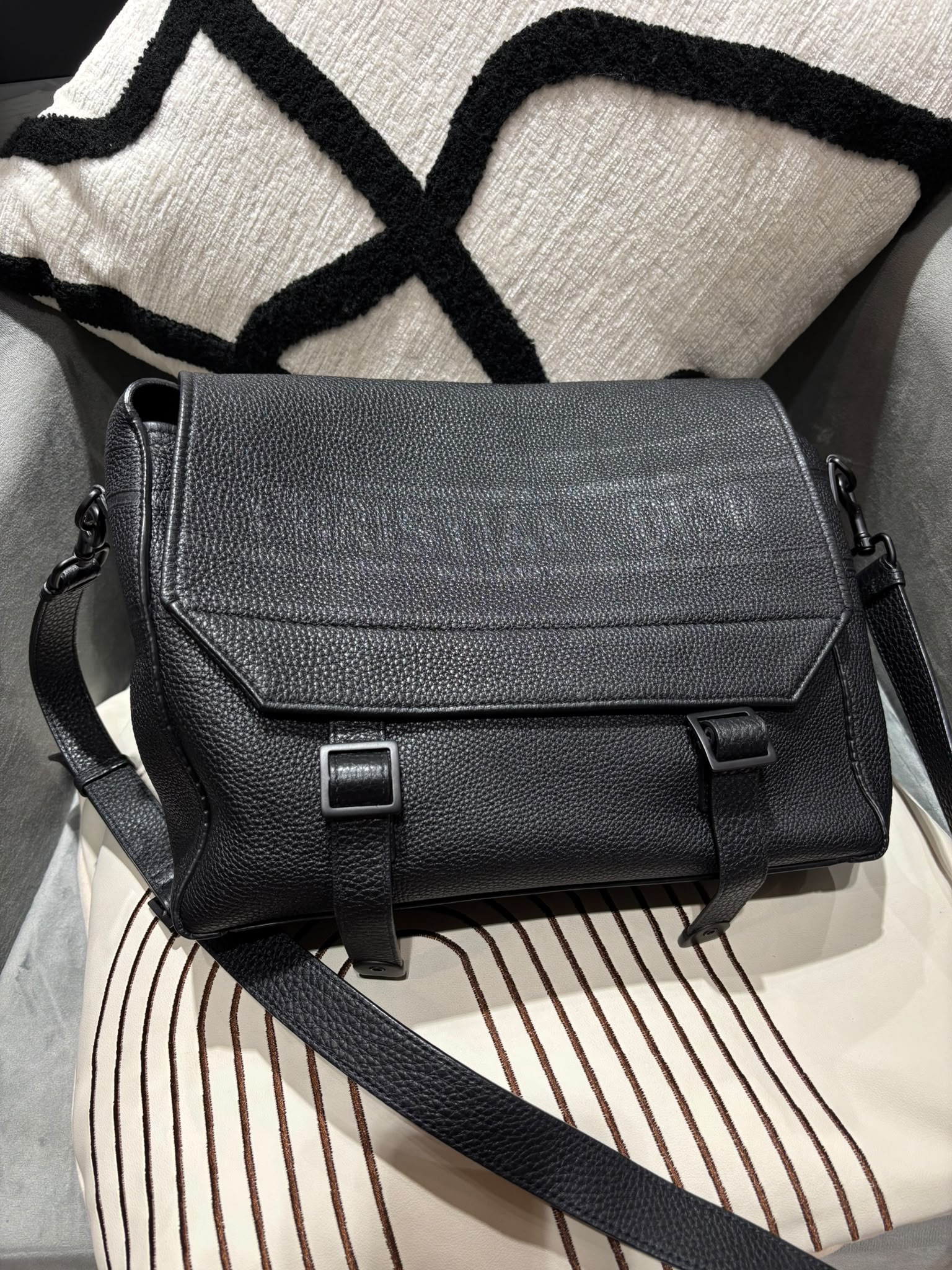 Dior Diorcamp Messenger Bag Uber Black Calfskin 100%Authentic, 
