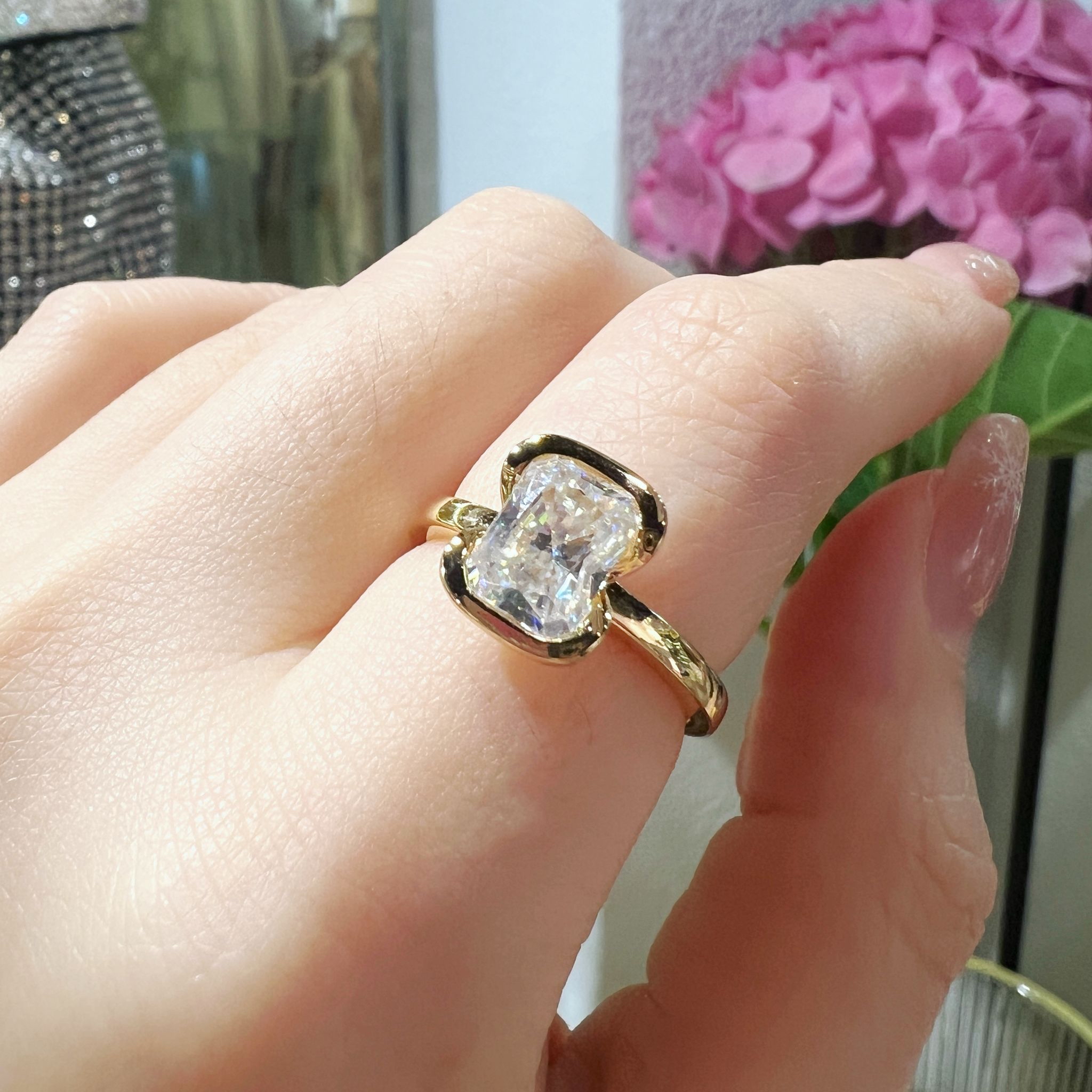 JRM145 2CT RADIANT CUT莫桑石