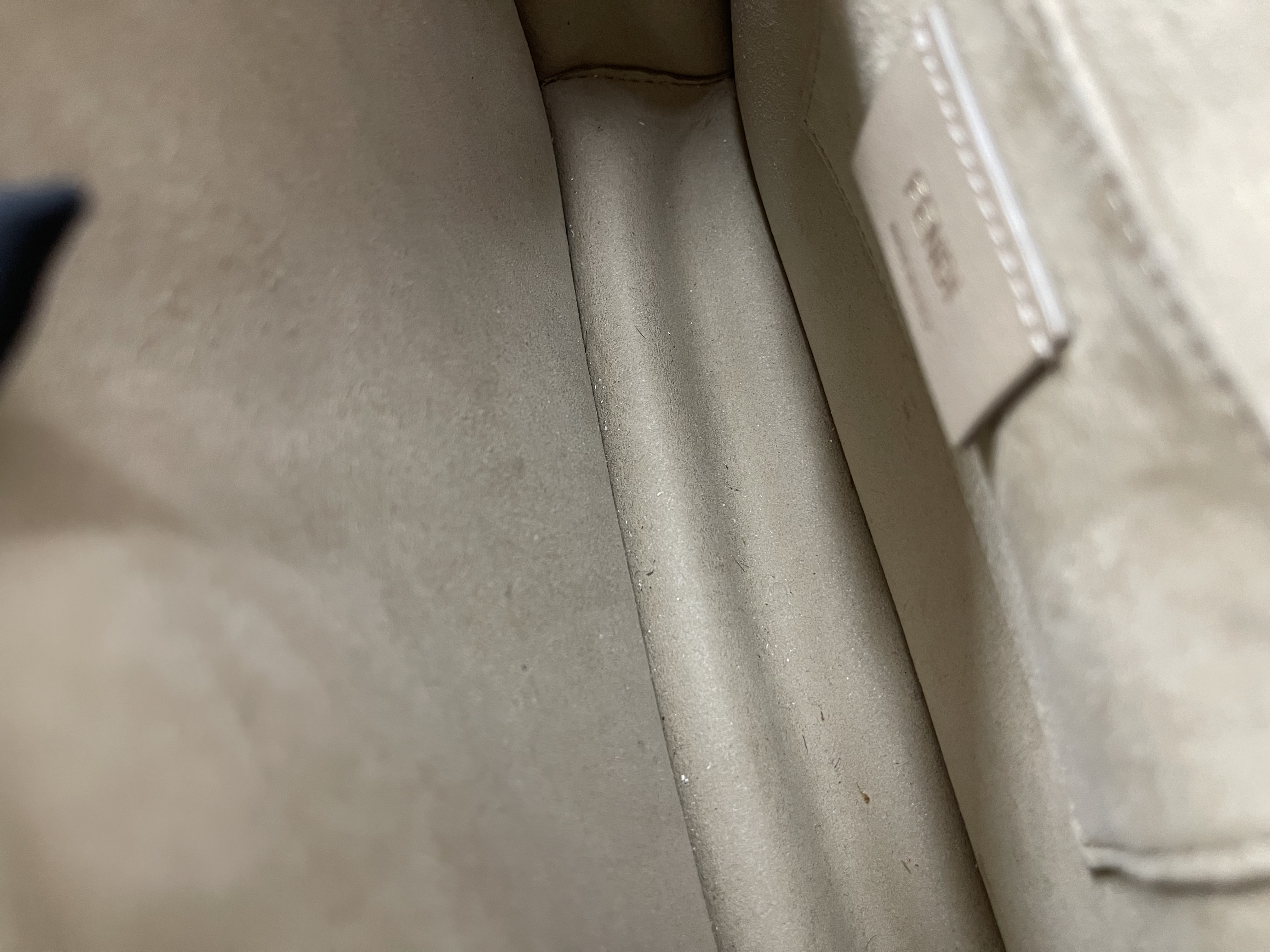 Pre-Owned FENDI KAN I / Product Code: 26022202