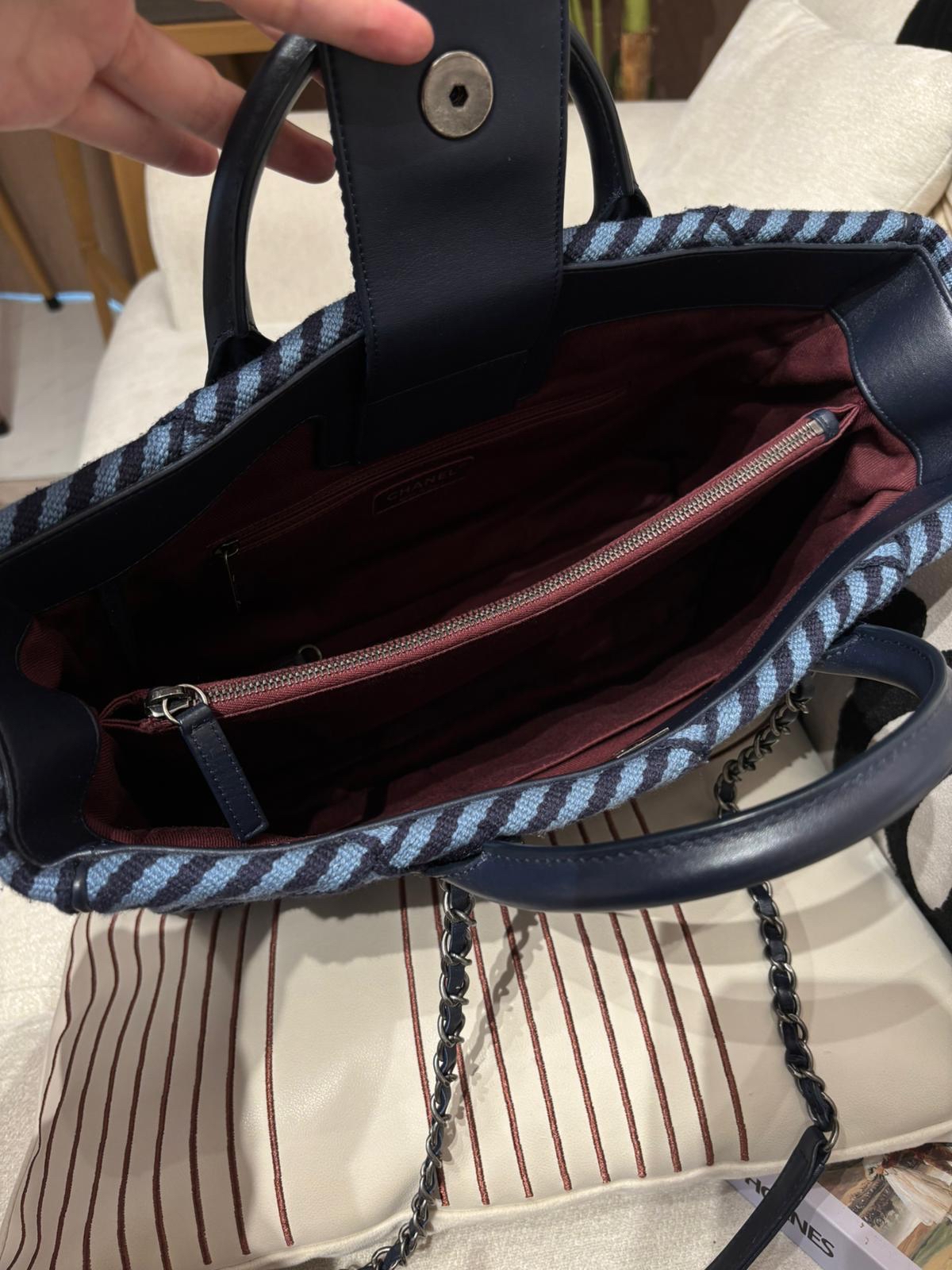 Chanel 2way Shoulder bag 100%Authentic,95%new  ✅22card✅dust bag✅box 