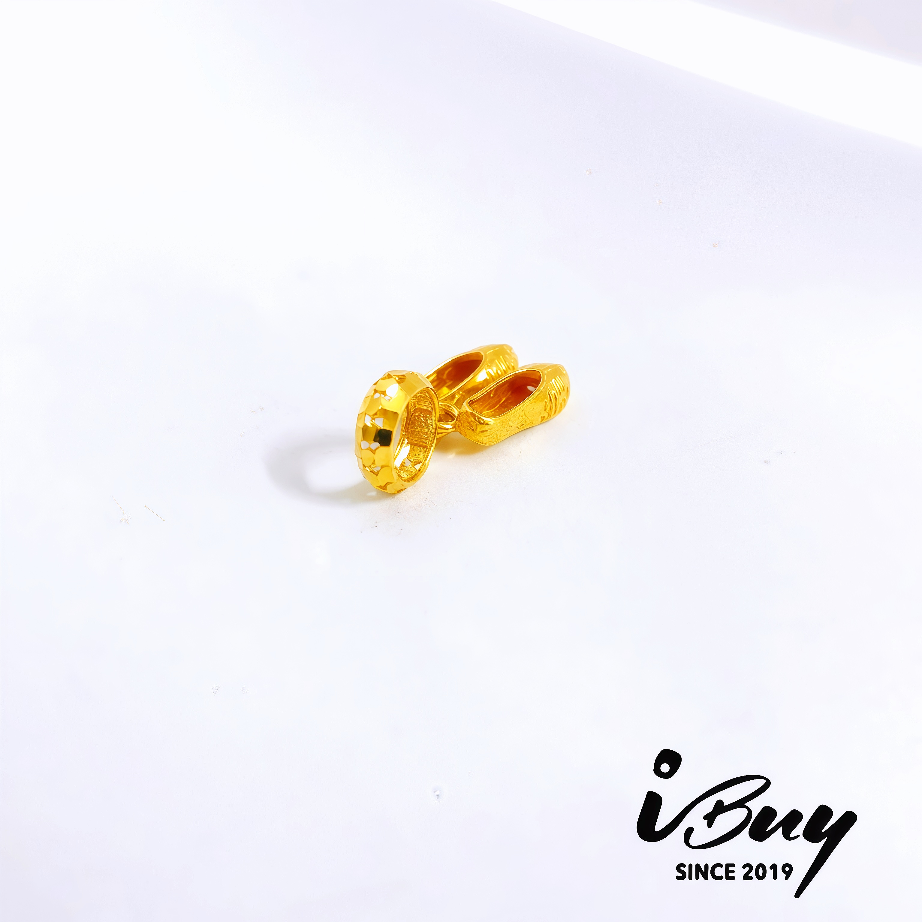 916 GOLD EMBROIDERY SHOES CHARM 916 金 绣花鞋串咀