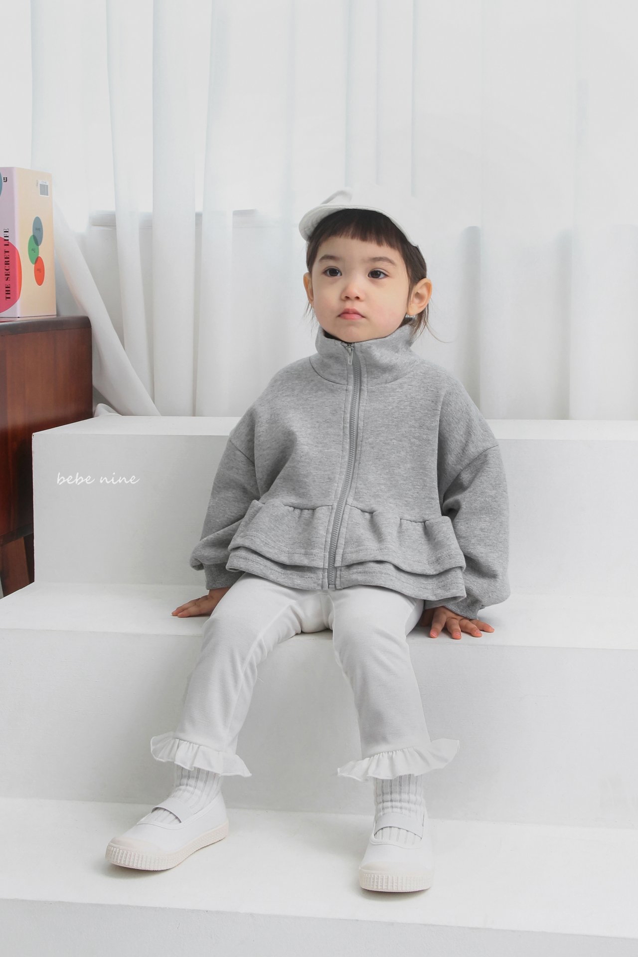 🌸預訂 韓國直送🌸🇰🇷Bebenine三色荷葉花邊下擺高領拉鍊外套