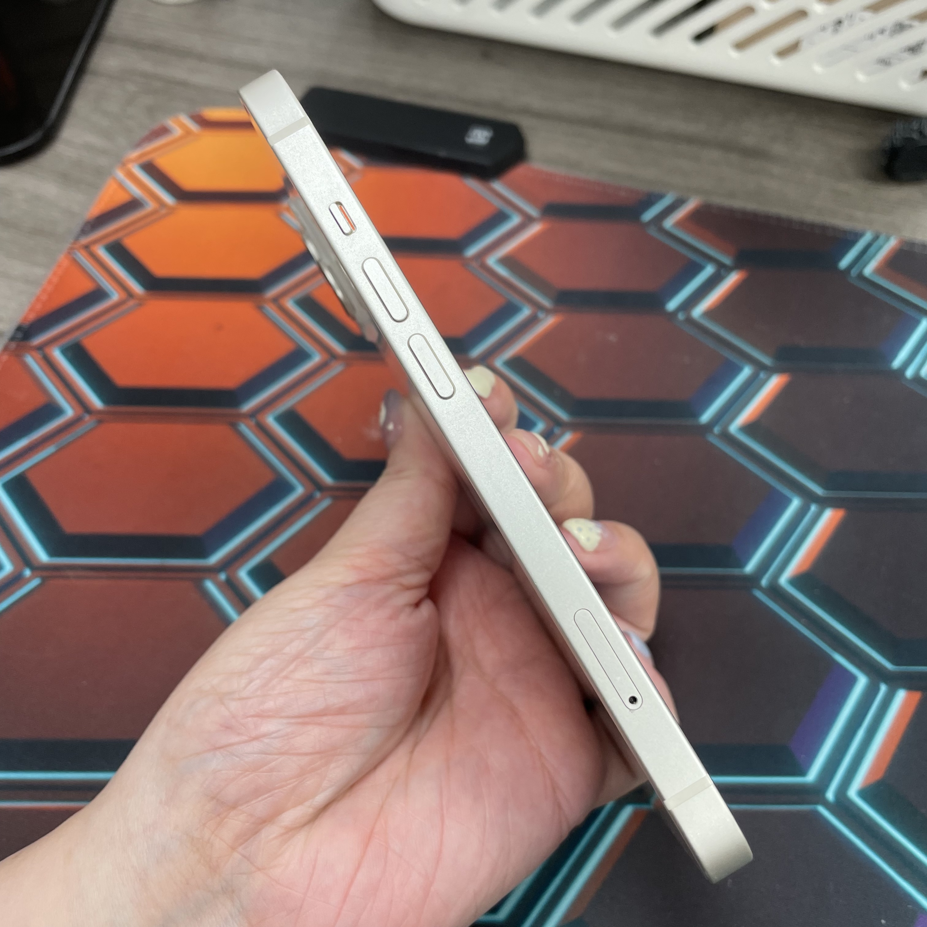 *6729 13 勁靚機 256GB 電73 白色 white