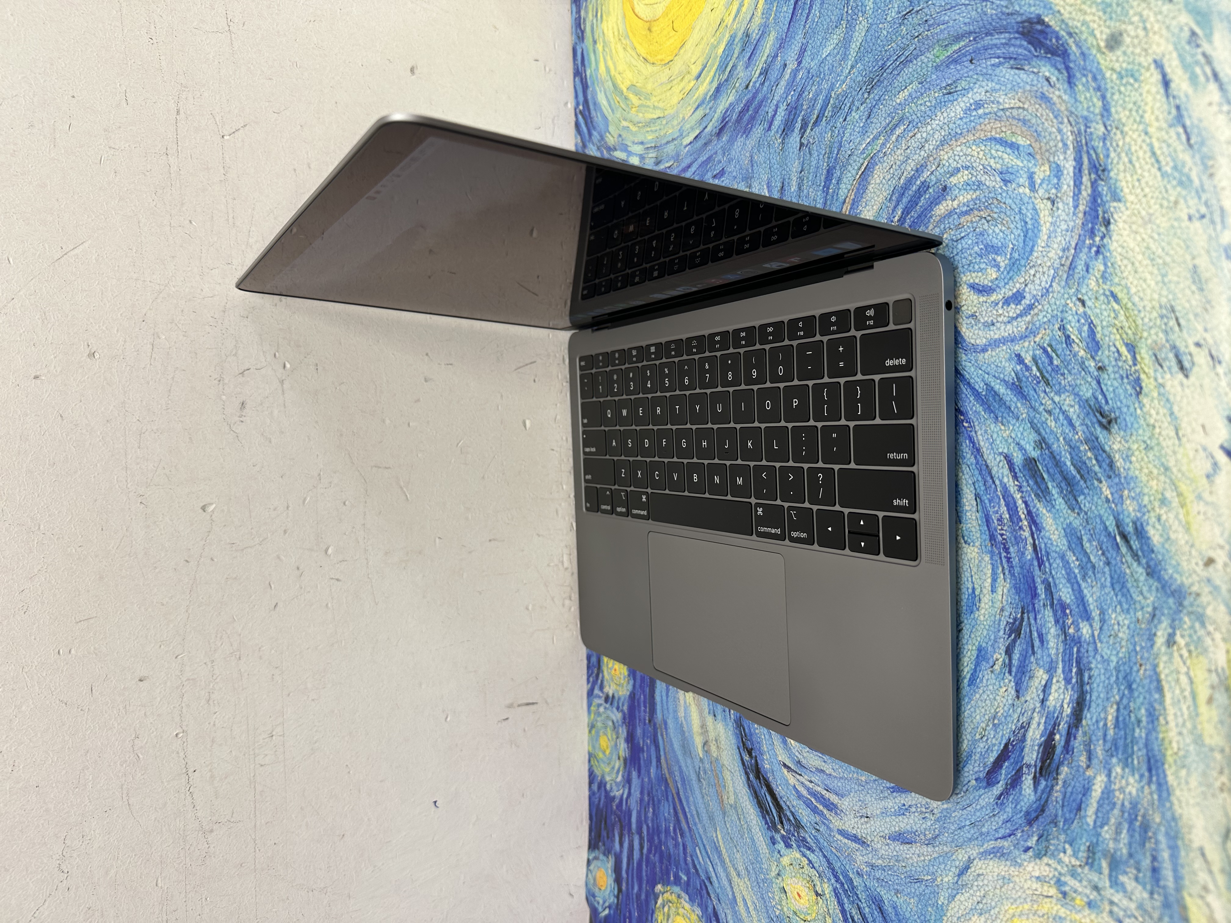 #6064 Apple Macbook air/13寸Retina i5 CPU /16GB Ram/512GB SSD/太空灰/輕薄文書機/ Gaming Laptop / Notebook/ MacbookPro / Movie / Netflix 
