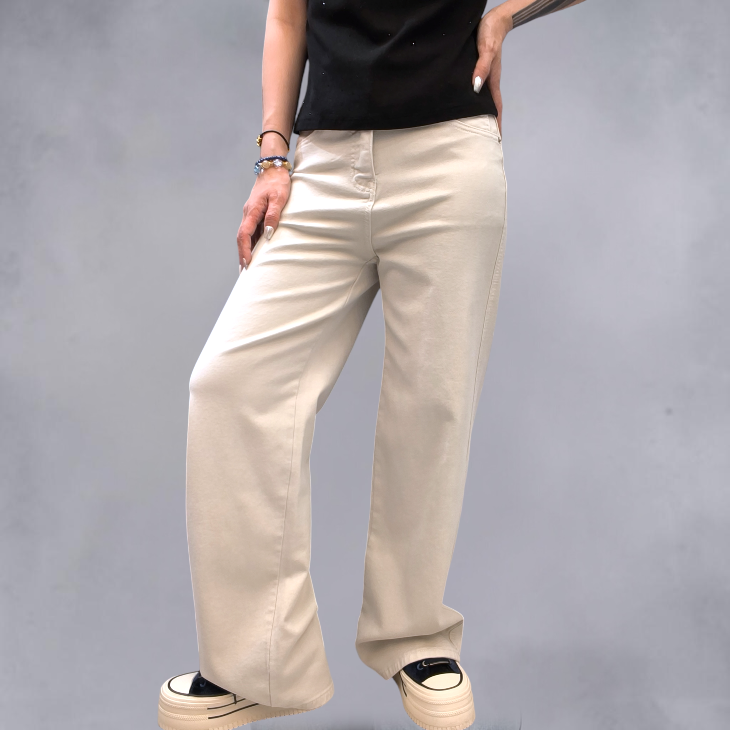 奶油白彈性牛仔褲