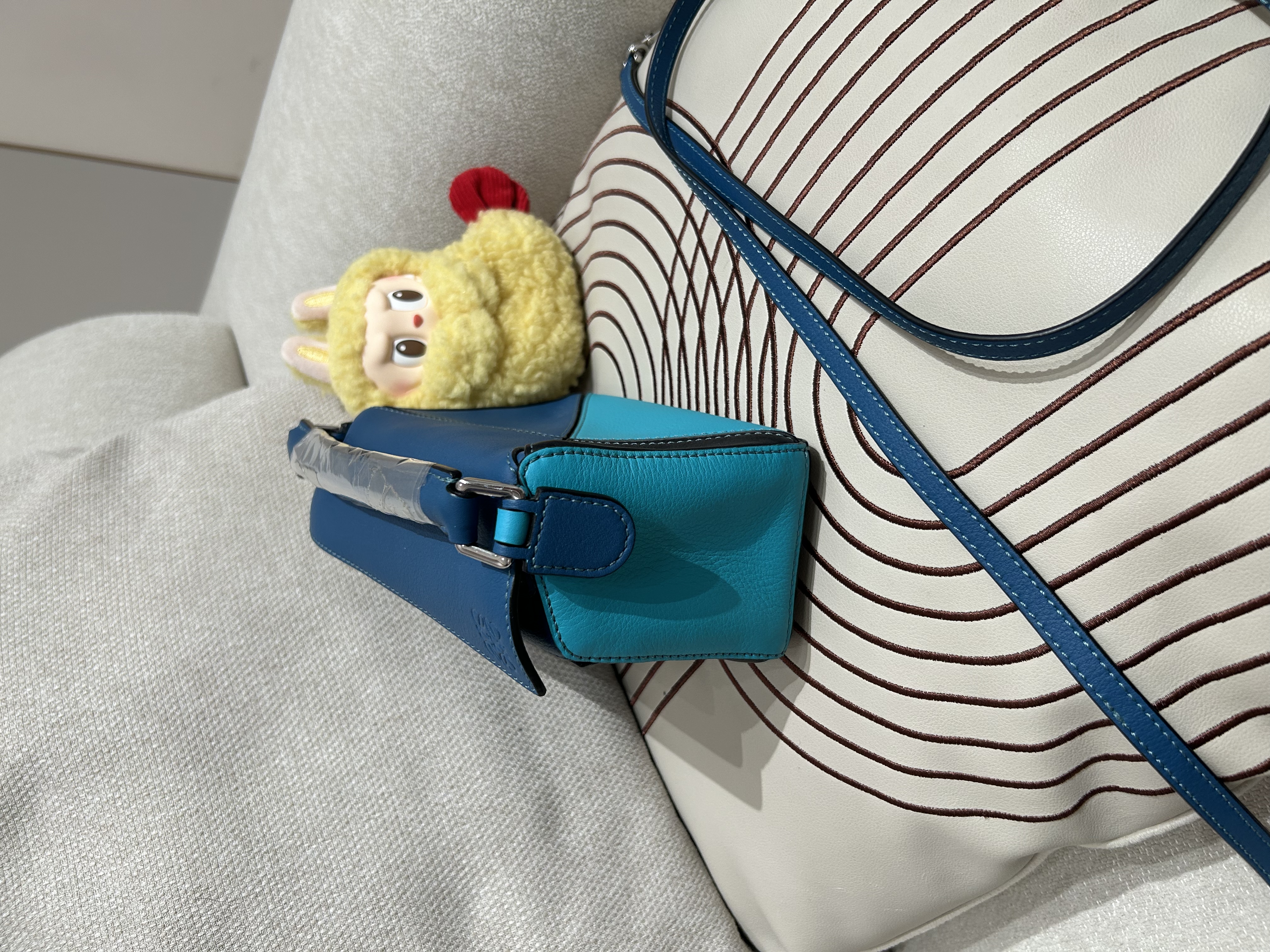 Loewe mini puzzle calfskin  100%Authentic,98%new ✅tap booklet✅dust bag 