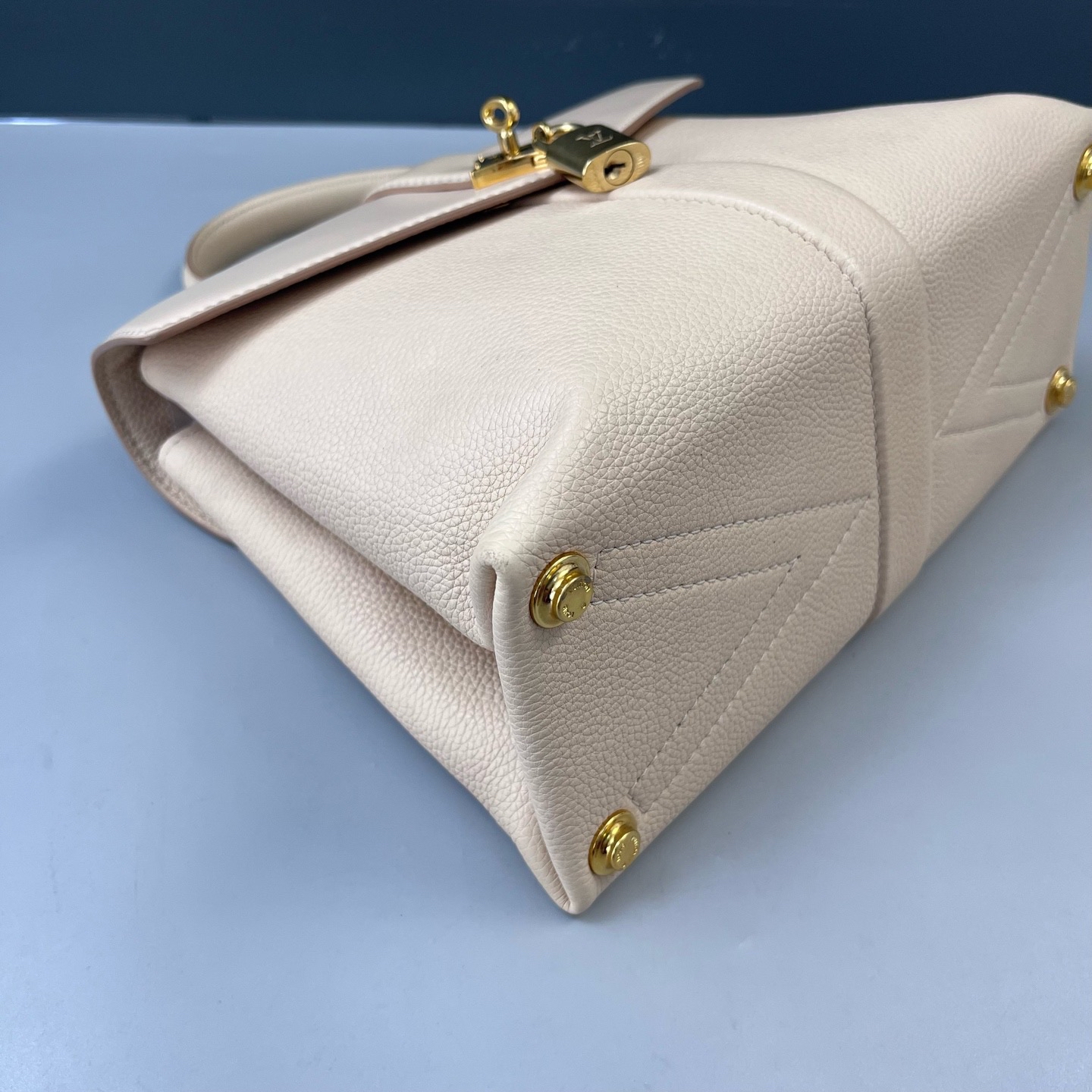 【預訂貨品】LV rose des vents奶白色斜孭袋