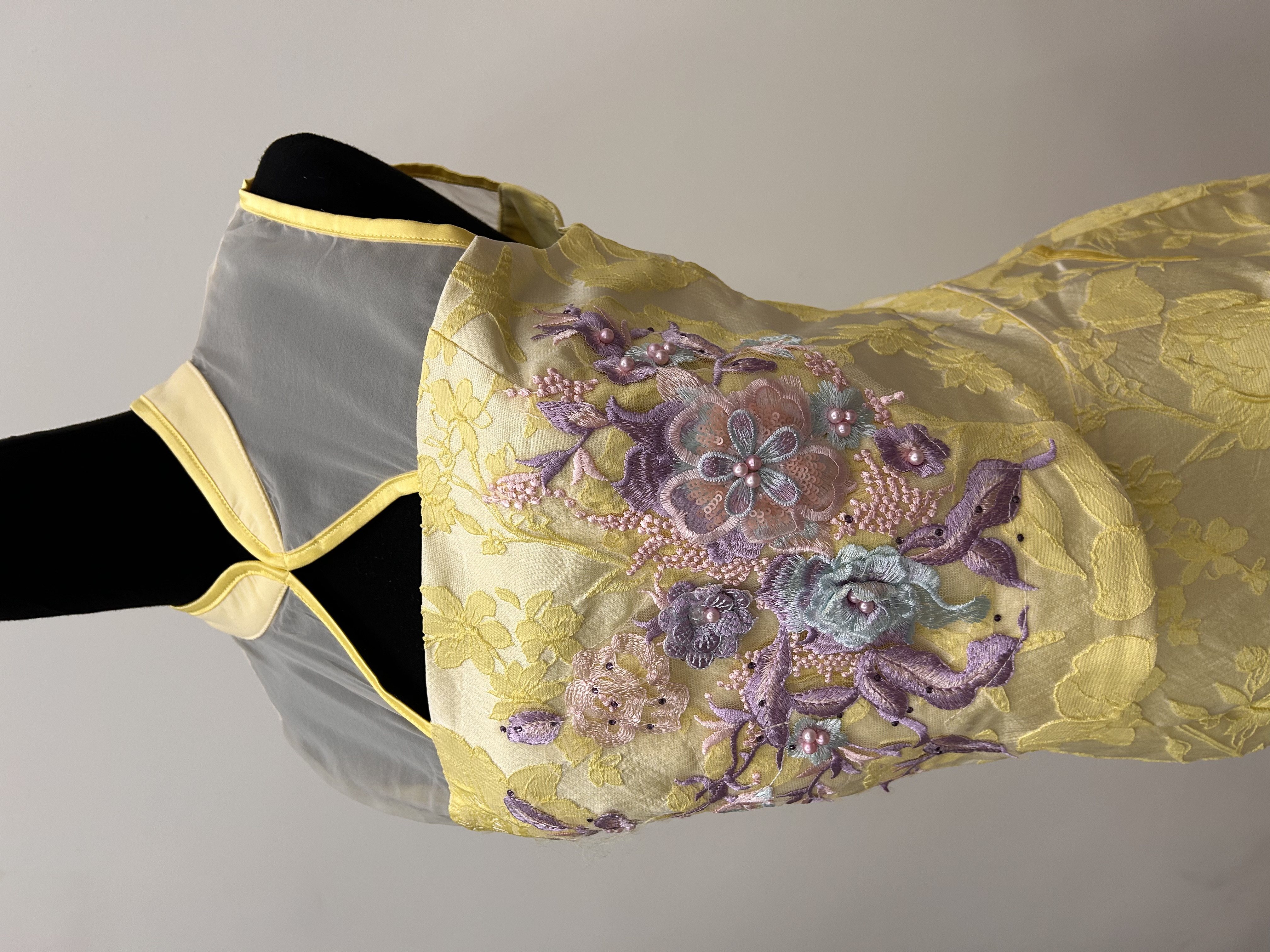 585.WB Lace Sleeveless Top + Skirt