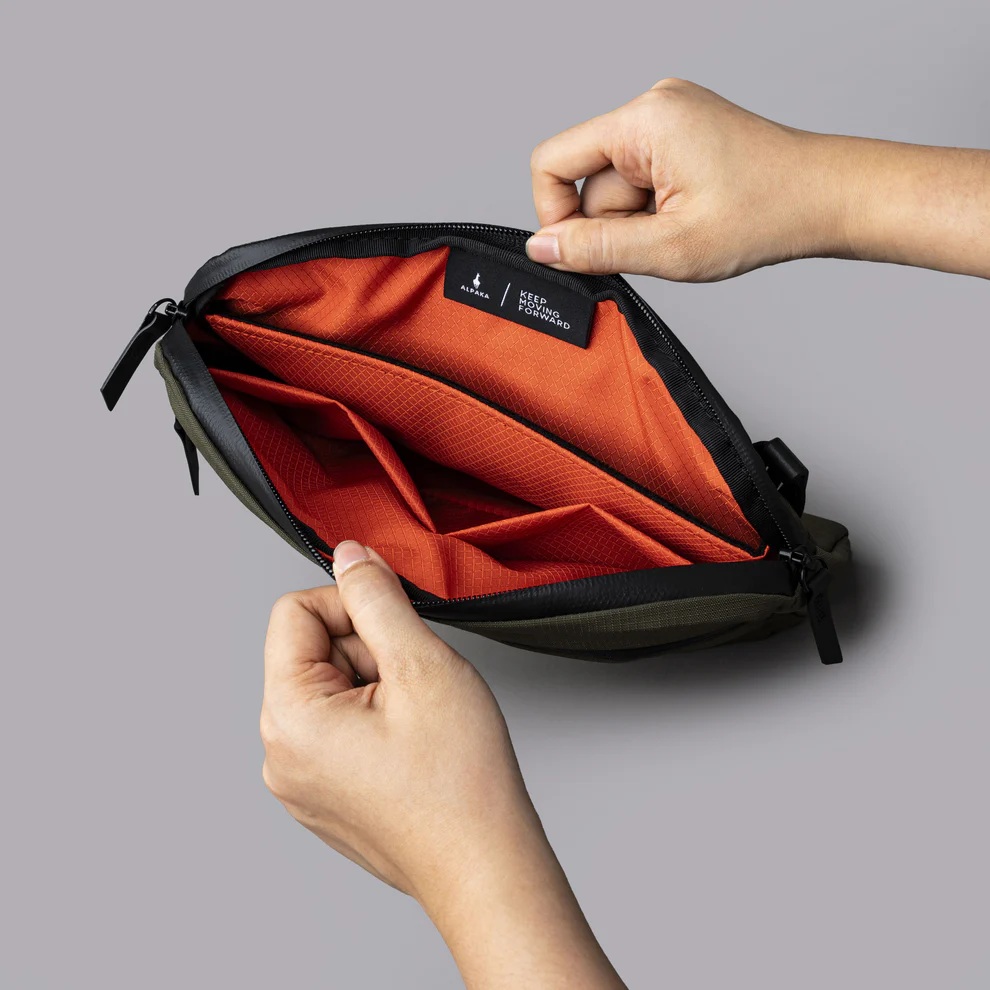 Alpaka Flight Sling 2L V2輕量旅行側肩包-Axoflux 400D(需預訂)