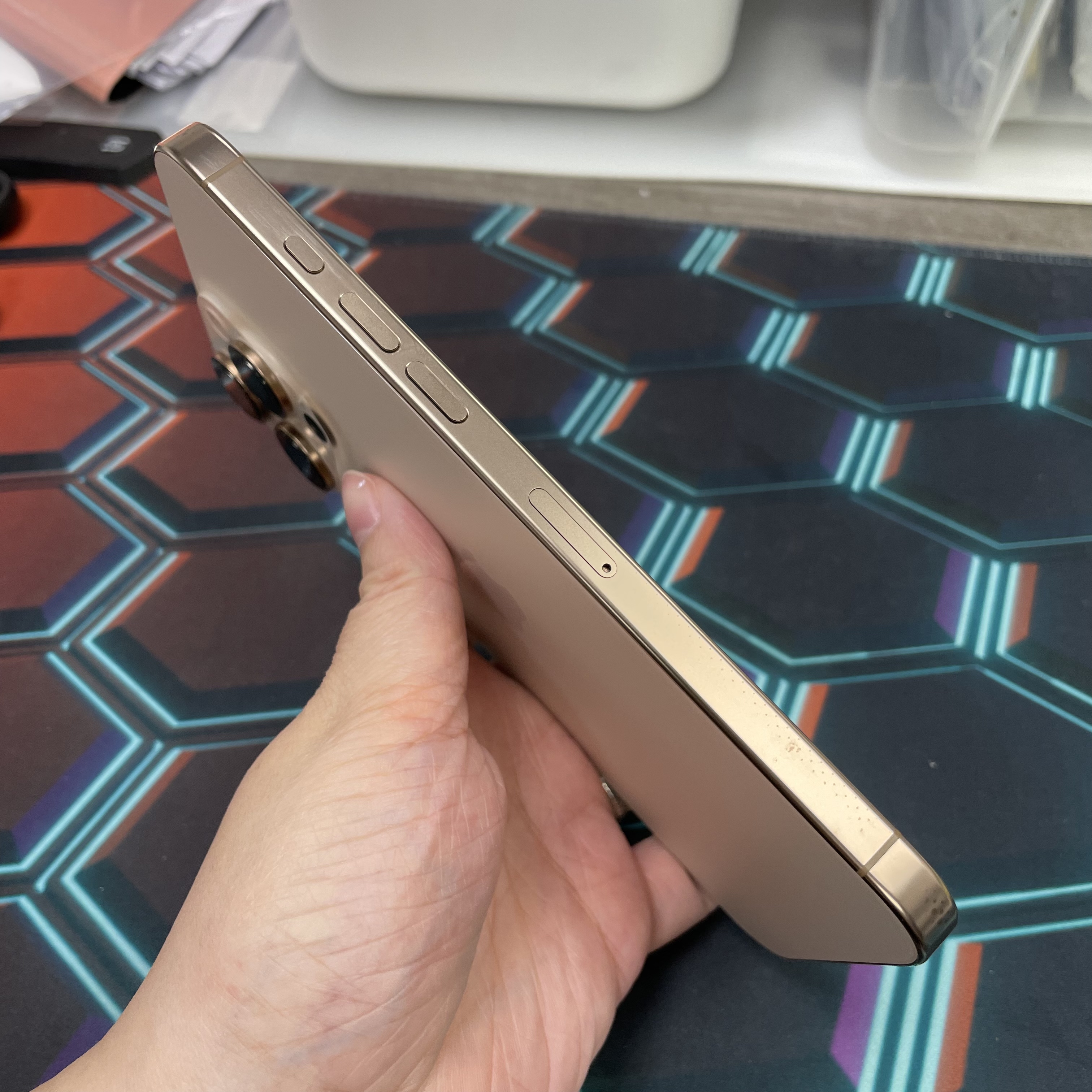 *7928 16 pro max 勁靚機 256GB 電82 沙色 gold