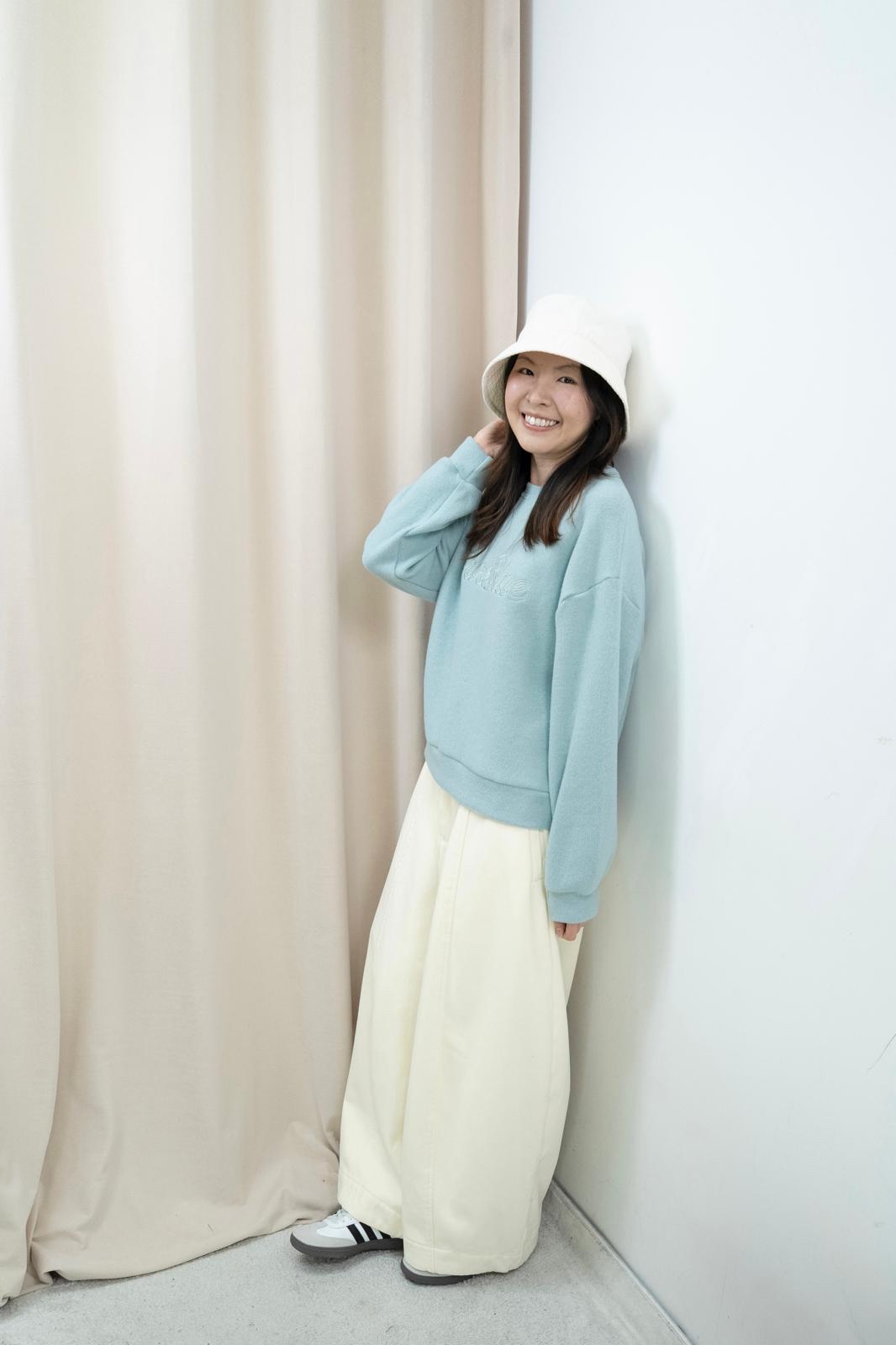 可機洗免燙軟糯文字上衣（淡湖水綠色）