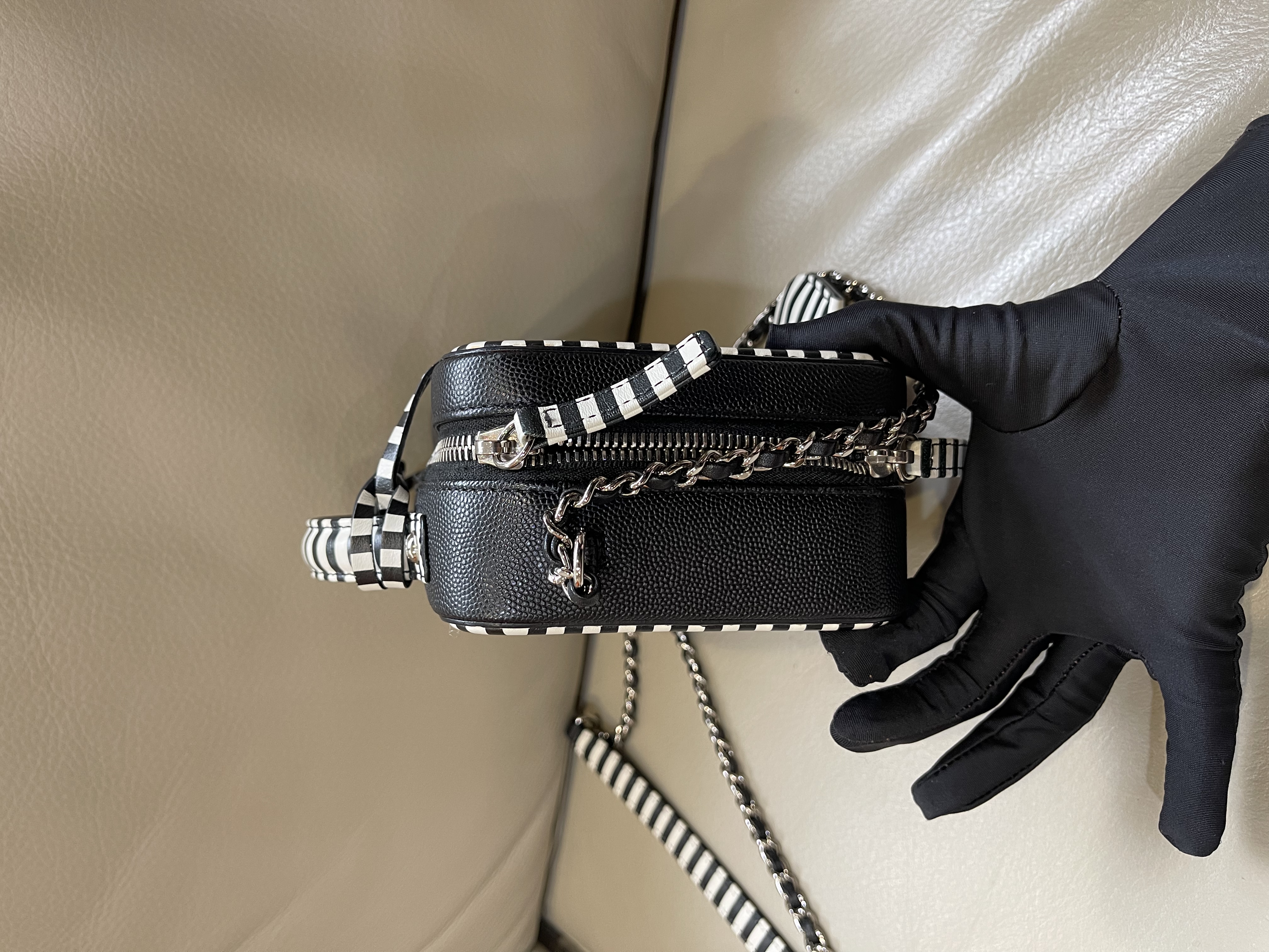 Pre-owned Chanel  Filigree small vanity case