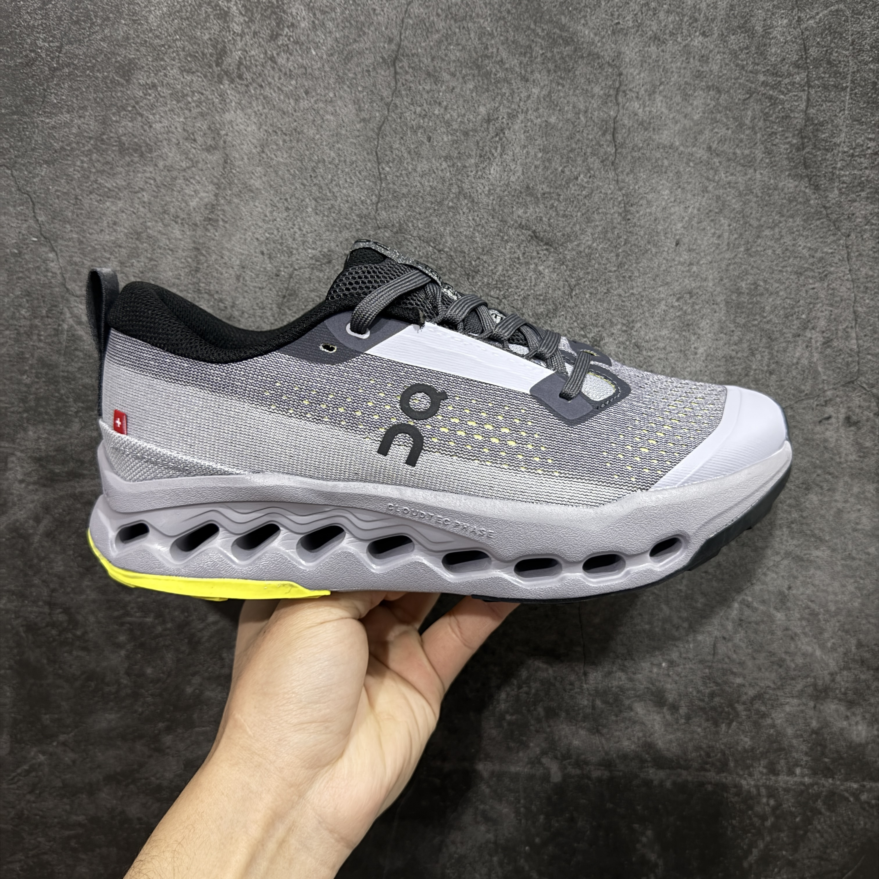 On Running Cloudsurfer Trail 2