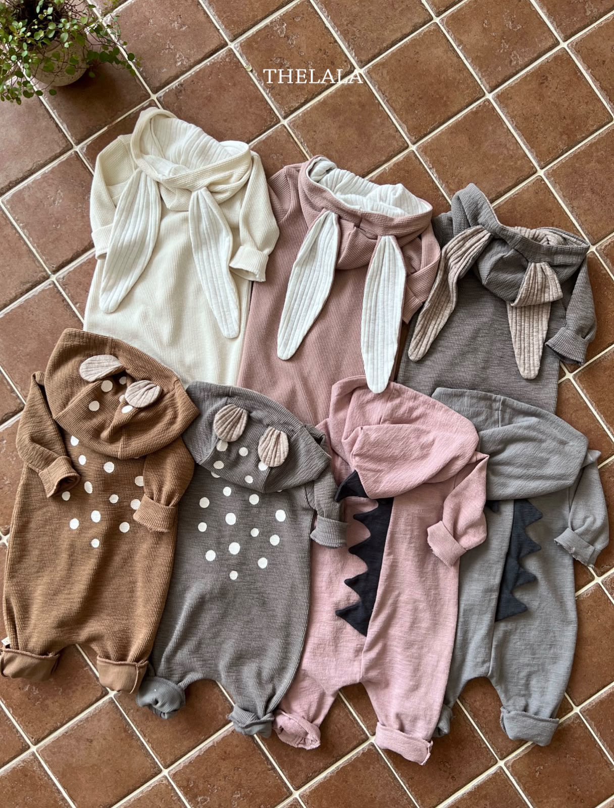 AK6203 Suit