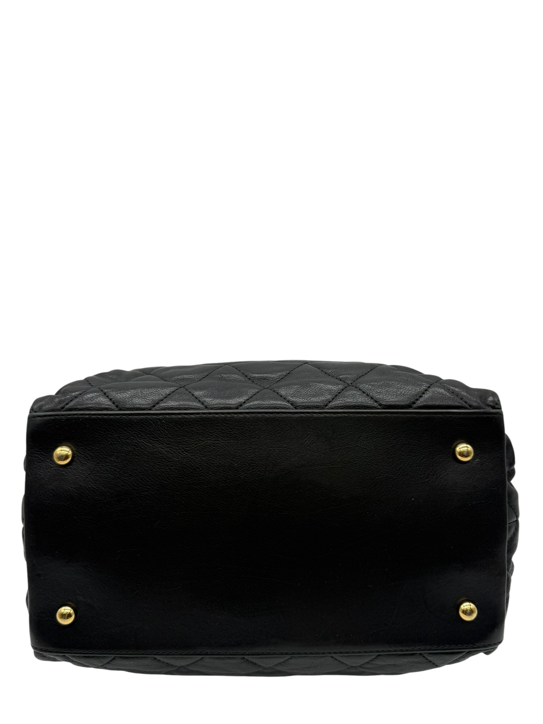 Pre-Owned CHANEL Small Shopping Bag / Product Code: 26060106