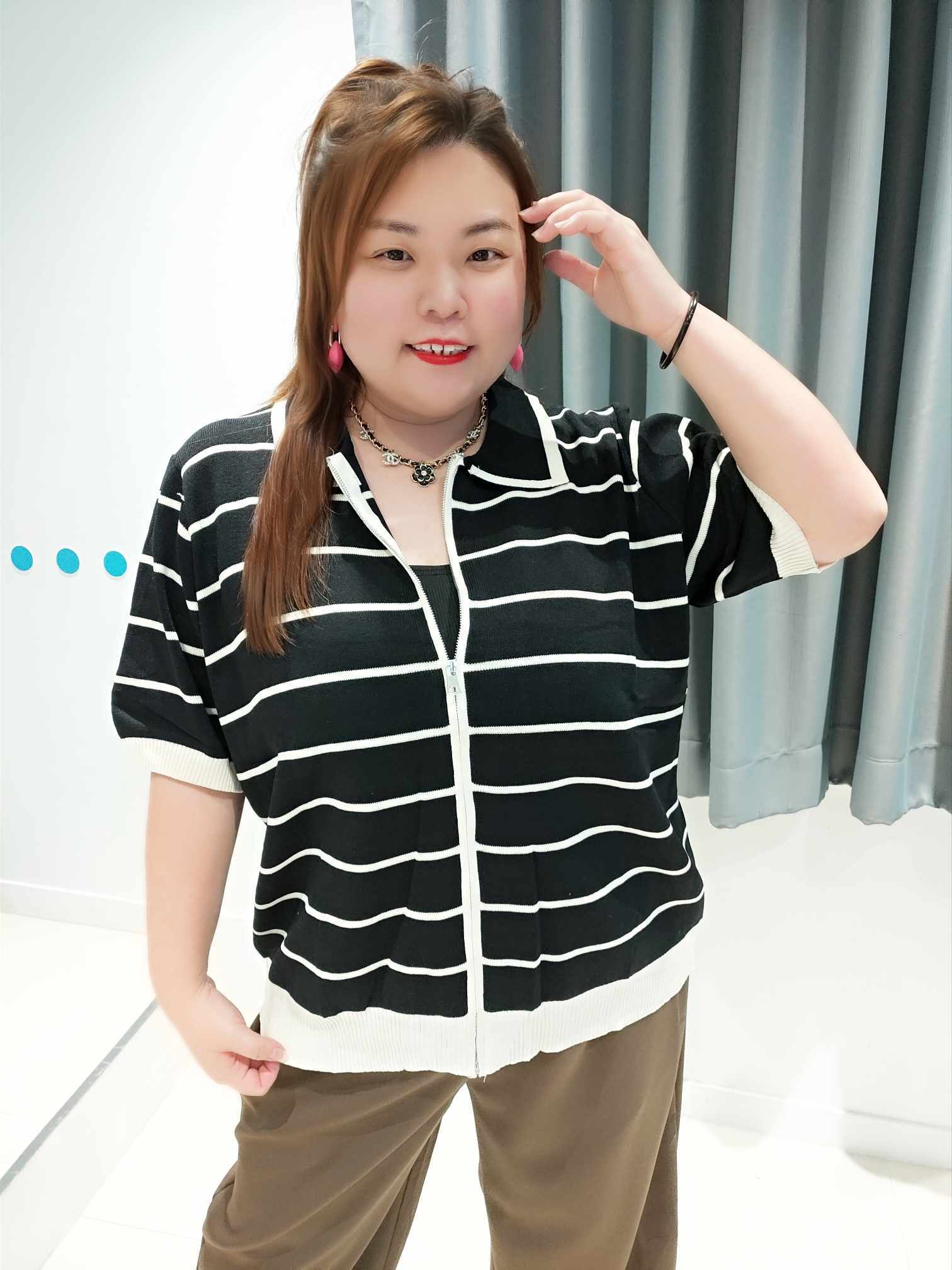 DSB03 线条有领拉链设计针织上衣