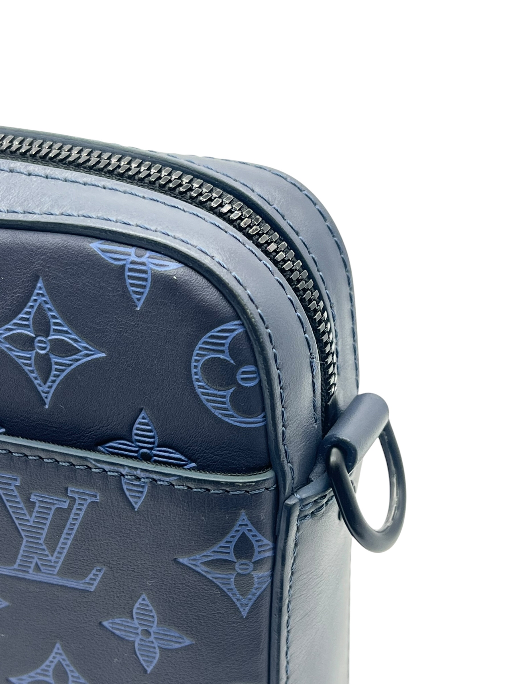 Pre-Owned LV Monogram Shadow Duo Messenger / Product Code: 26061303