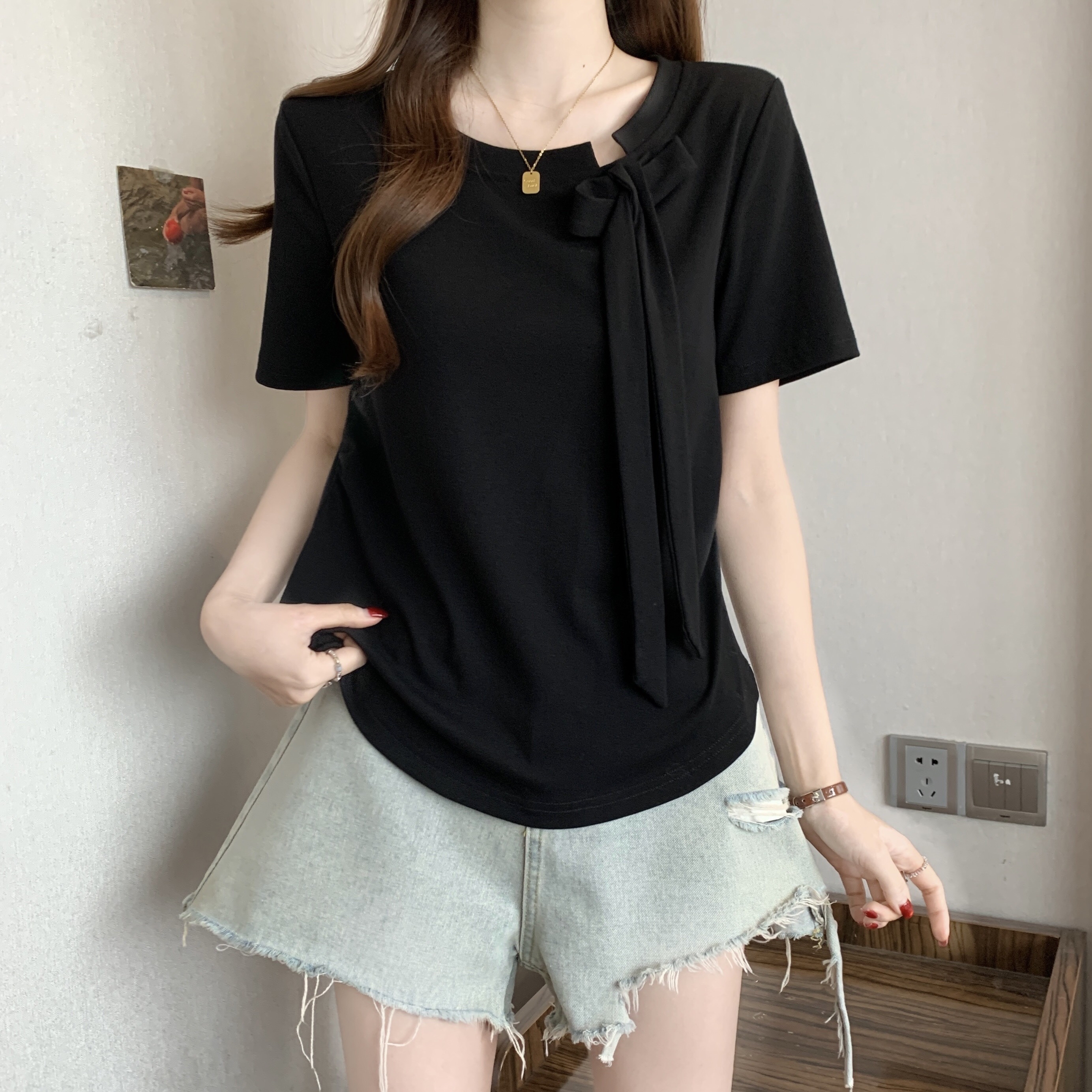 B72(80595) 韩版斜领边蝴蝶结系带设计感3色上衣