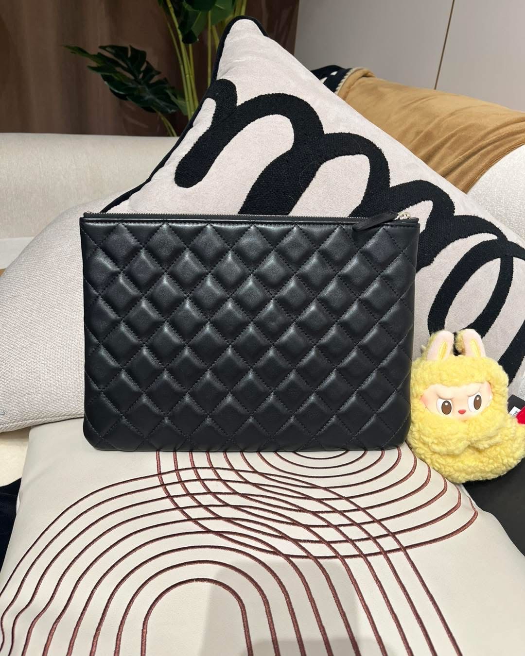 Chanel Clutch 黑色羊皮銀扣 100%Authentic, 98%New ✅收據✅22card ✅Box