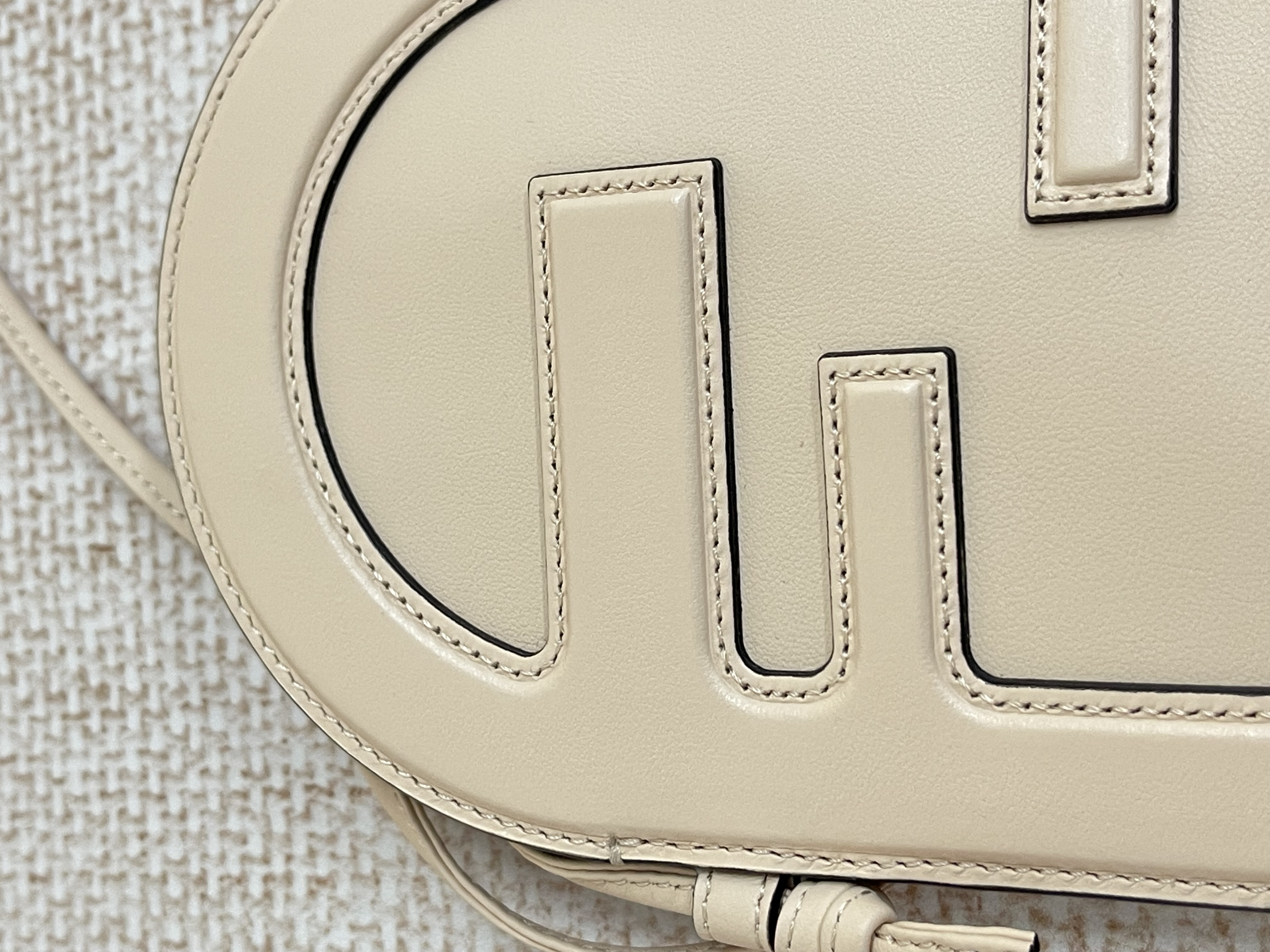 Pre-owned Fendi Phone bag/ Product Code: 26041905