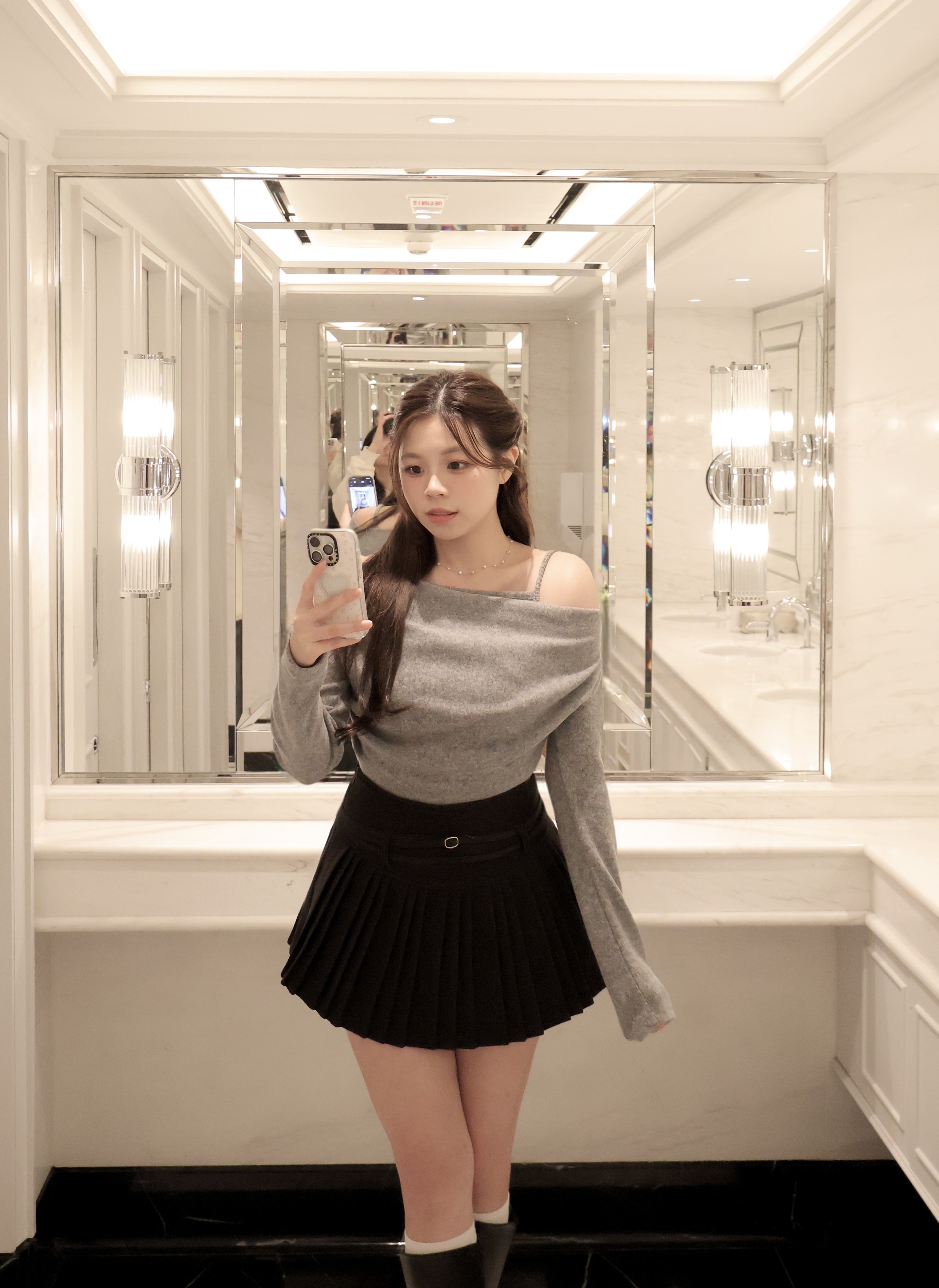 【 🥂約會專屬！滑捋捋毛絨～超氣質皺褶船領兩穿上衣🥂🤍】For Dating 2-way Top(五色入)