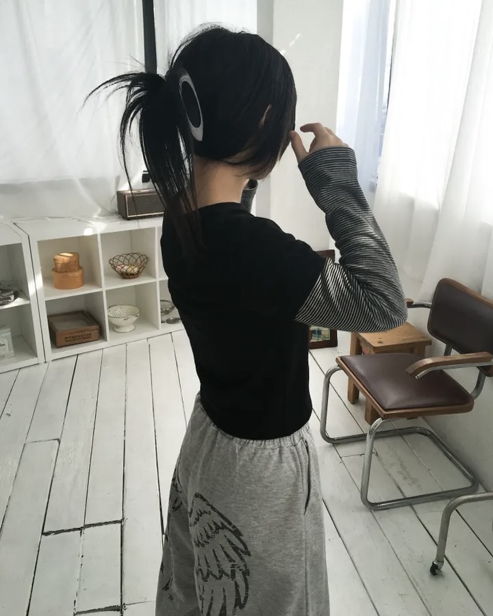 Star Graphic Layered Long Sleeve Tee