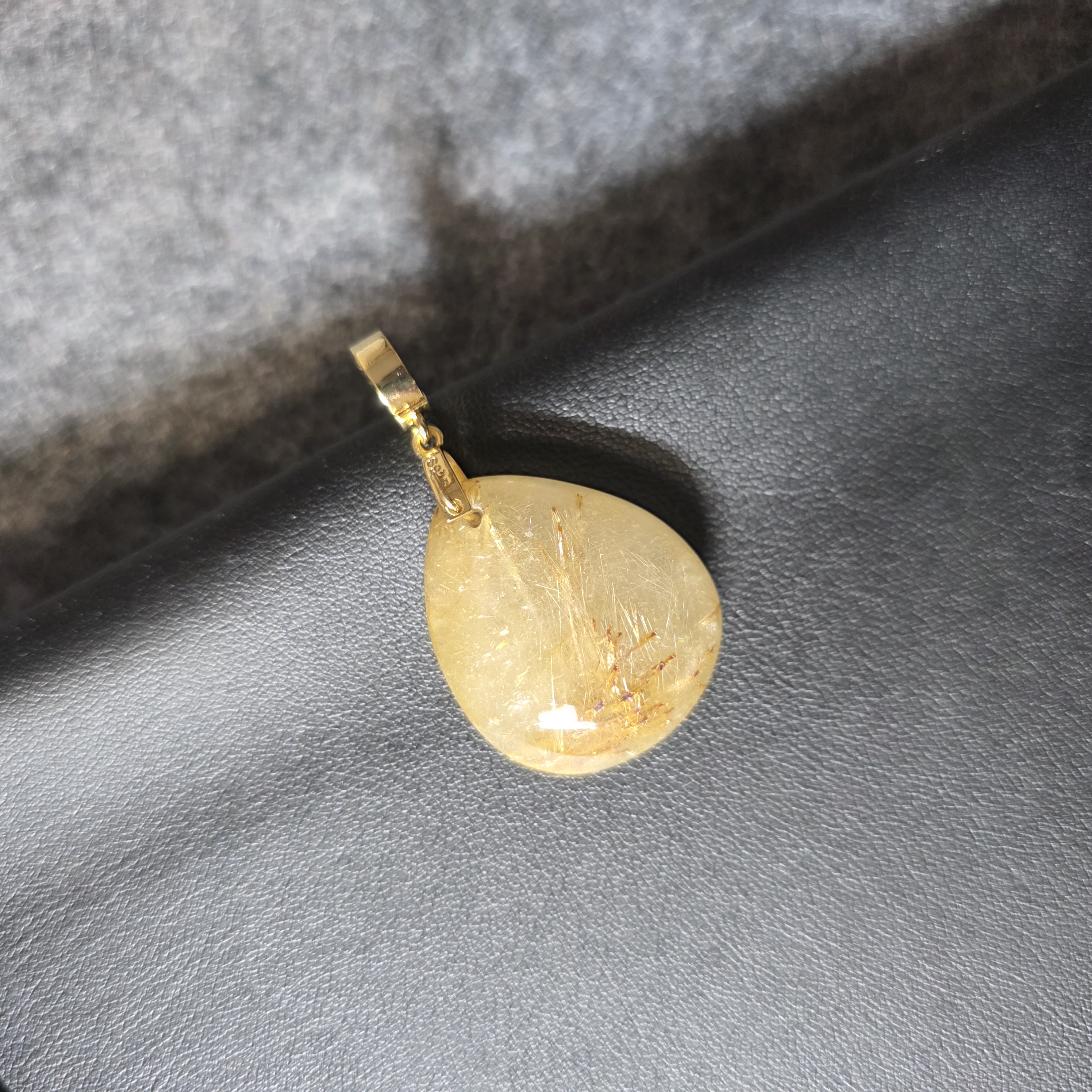 金髮晶水滴吊飾