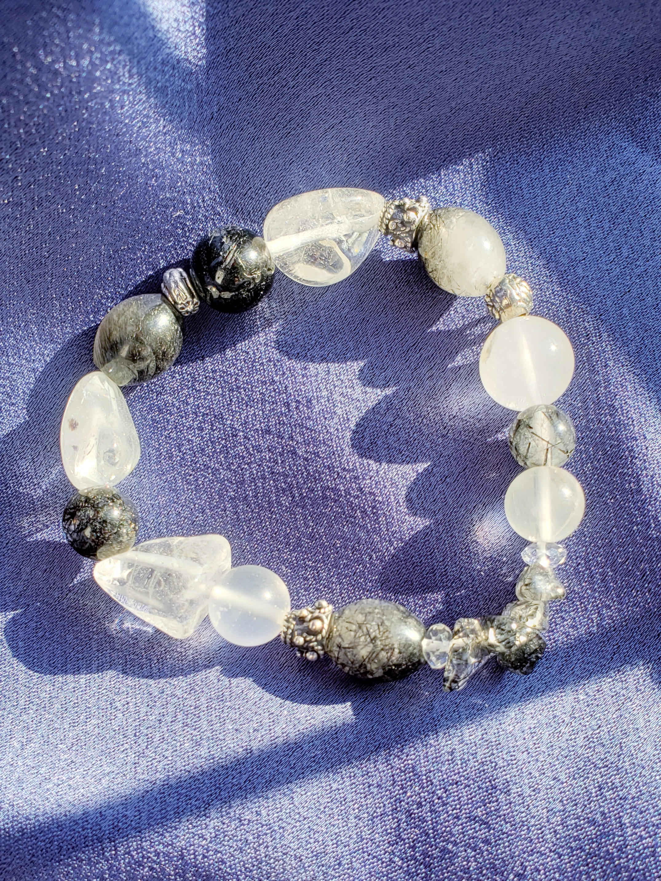 黑髮晶白水晶藏銀手鏈